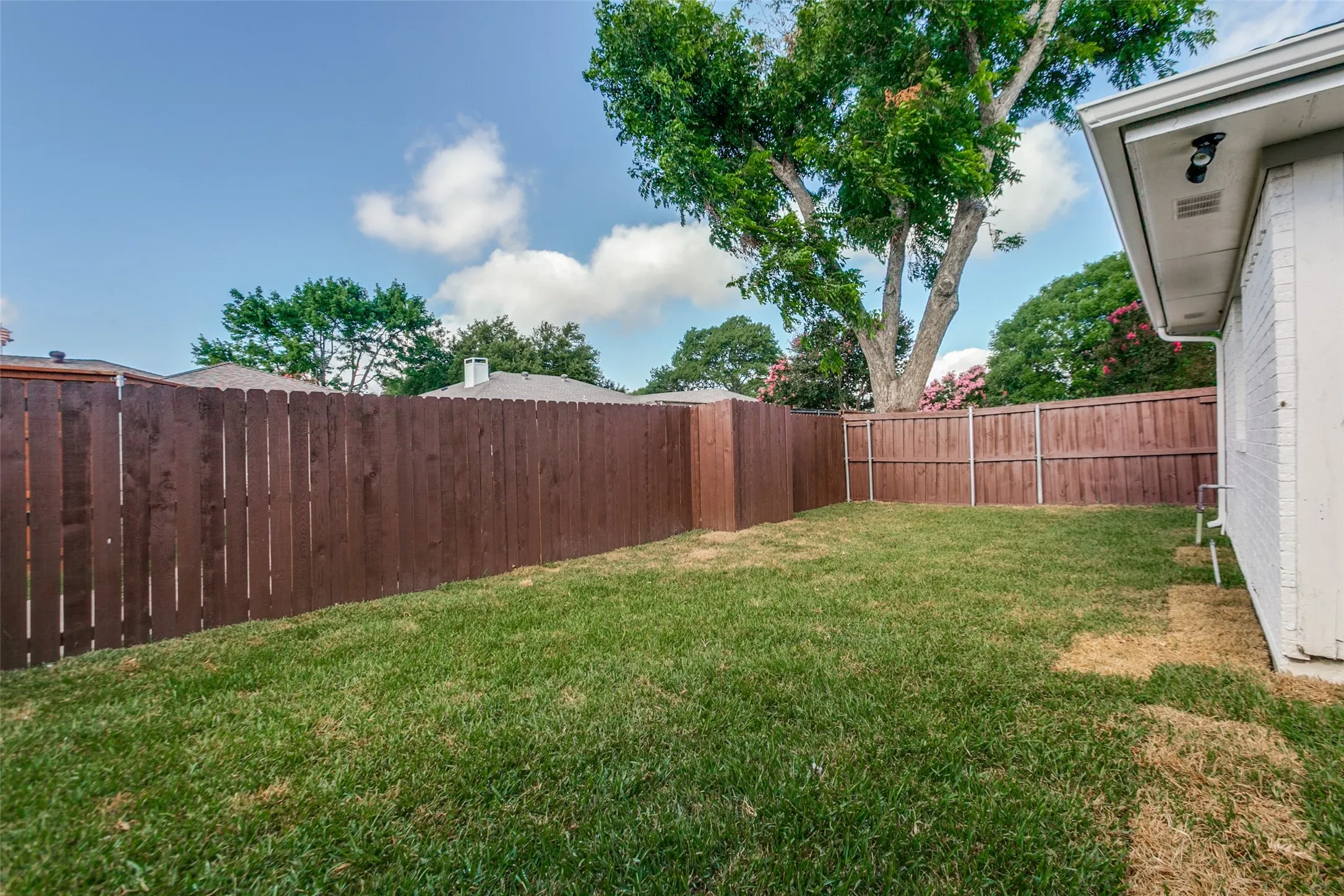Single Family Residence For Sale in Collin County , 2104 Heather Hill Lane, Plano, Texas 75075, 4 Bedroom, 3 Bathroom, 2 Garage spaces, 2,078 Sqft, built in 1978, mls#21305652, Real Estate Agent in Plano, Homes For Sale in Collin county, Homes For Sale in Plano, Realtor in Plano Texas, Real Estate Brokerage Independent Realty Texas, Luminita Cordes Realtor