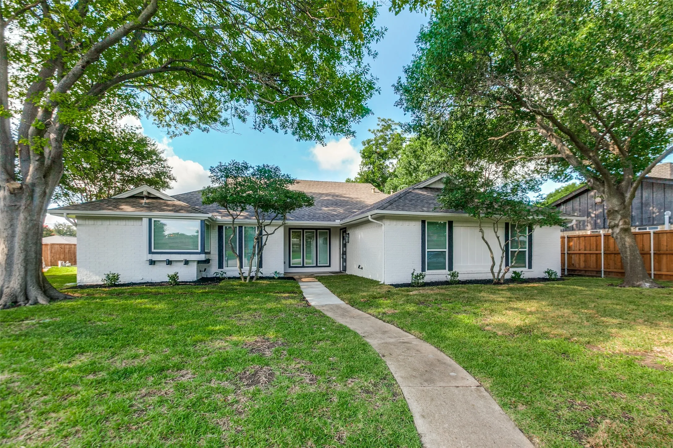Single Family Residence For Sale in Collin County , 2104 Heather Hill Lane, Plano, Texas 75075, 4 Bedroom, 3 Bathroom, 2 Garage spaces, 2,078 Sqft, built in 1978, mls#21305652, Real Estate Agent in Plano, Homes For Sale in Collin county, Homes For Sale in Plano, Realtor in Plano Texas, Real Estate Brokerage Independent Realty Texas, Luminita Cordes Realtor