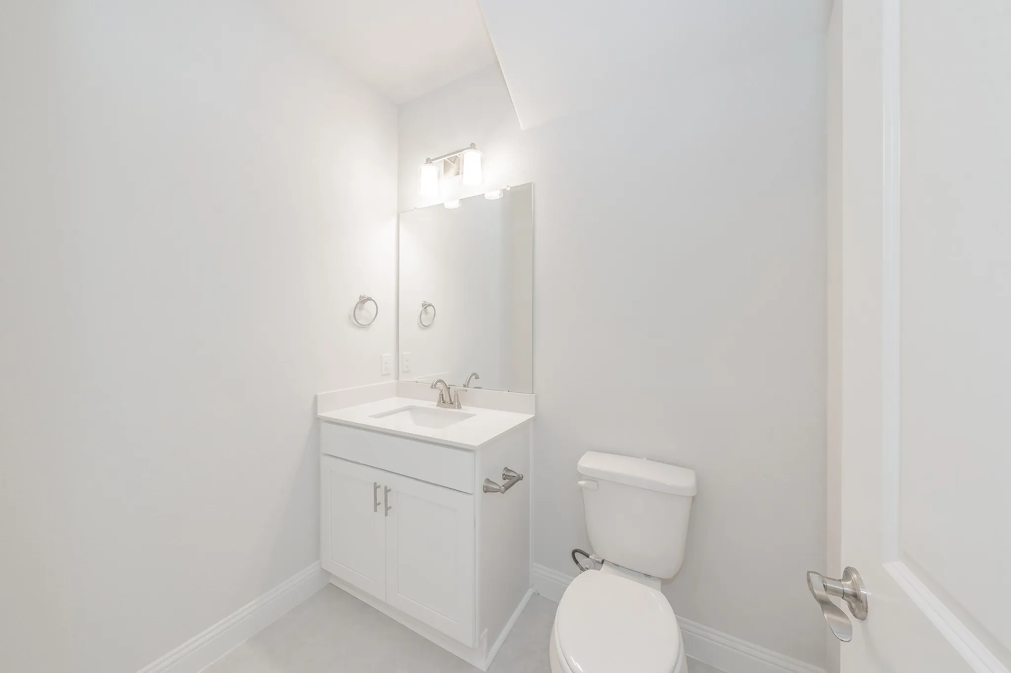 Single Family Residence For Rent in Tarrant County , 9709 Thorncrown Lane, Fort Worth, Texas 76179, 3 Bedroom, 3 Bathroom, 2 Garage spaces, 1,933 Sqft, built in 2022, mls#21306070, Real Estate Agent in Fort Worth, Homes For Rent in Tarrant county, Homes For Rent in Fort Worth, Realtor in Fort Worth Texas, Real Estate Brokerage Independent Realty Texas, Luminita Cordes Realtor