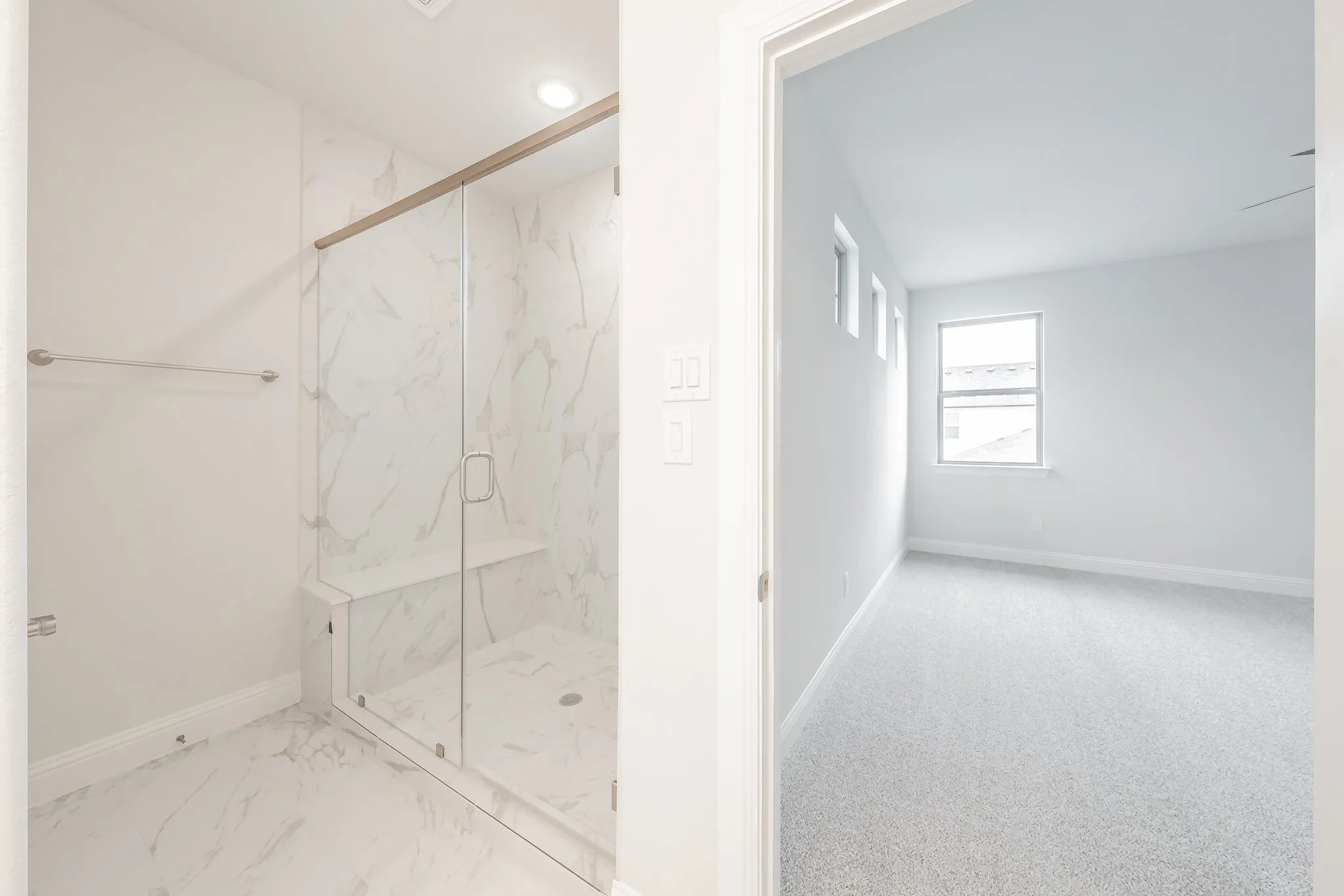Single Family Residence For Rent in Tarrant County , 9709 Thorncrown Lane, Fort Worth, Texas 76179, 3 Bedroom, 3 Bathroom, 2 Garage spaces, 1,933 Sqft, built in 2022, mls#21306070, Real Estate Agent in Fort Worth, Homes For Rent in Tarrant county, Homes For Rent in Fort Worth, Realtor in Fort Worth Texas, Real Estate Brokerage Independent Realty Texas, Luminita Cordes Realtor