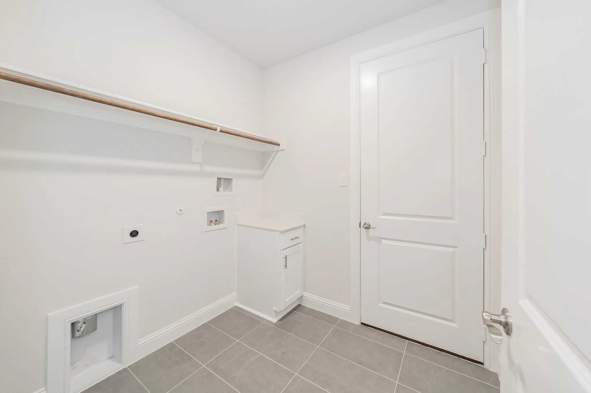 Single Family Residence For Rent in Tarrant County , 9709 Thorncrown Lane, Fort Worth, Texas 76179, 3 Bedroom, 3 Bathroom, 2 Garage spaces, 1,933 Sqft, built in 2022, mls#21306070, Real Estate Agent in Fort Worth, Homes For Rent in Tarrant county, Homes For Rent in Fort Worth, Realtor in Fort Worth Texas, Real Estate Brokerage Independent Realty Texas, Luminita Cordes Realtor