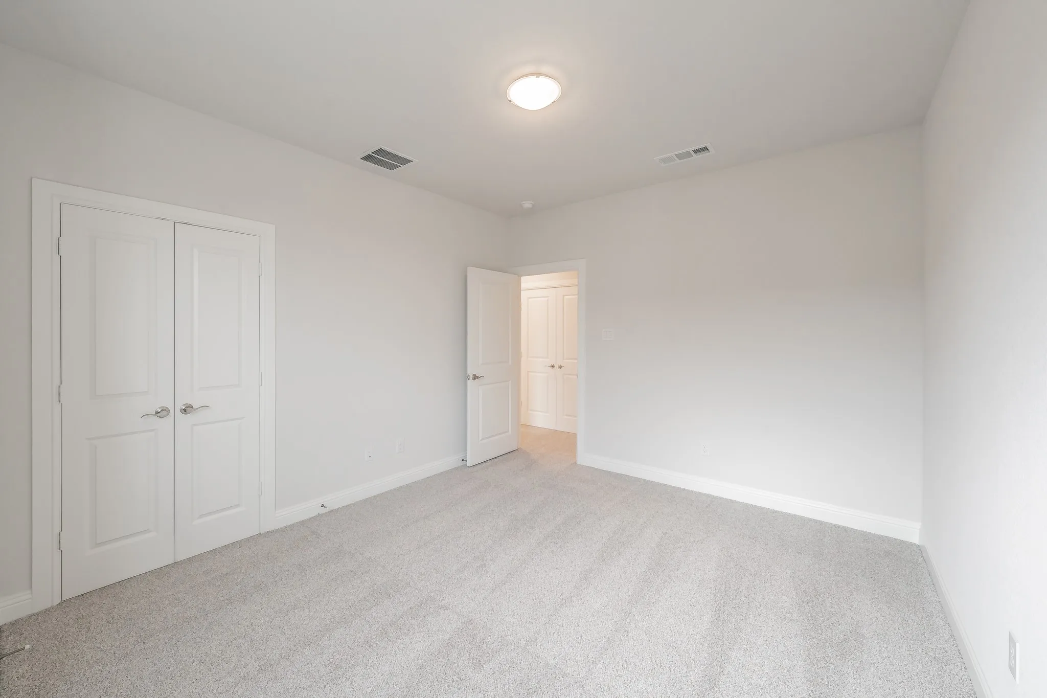 Single Family Residence For Rent in Tarrant County , 9709 Thorncrown Lane, Fort Worth, Texas 76179, 3 Bedroom, 3 Bathroom, 2 Garage spaces, 1,933 Sqft, built in 2022, mls#21306070, Real Estate Agent in Fort Worth, Homes For Rent in Tarrant county, Homes For Rent in Fort Worth, Realtor in Fort Worth Texas, Real Estate Brokerage Independent Realty Texas, Luminita Cordes Realtor