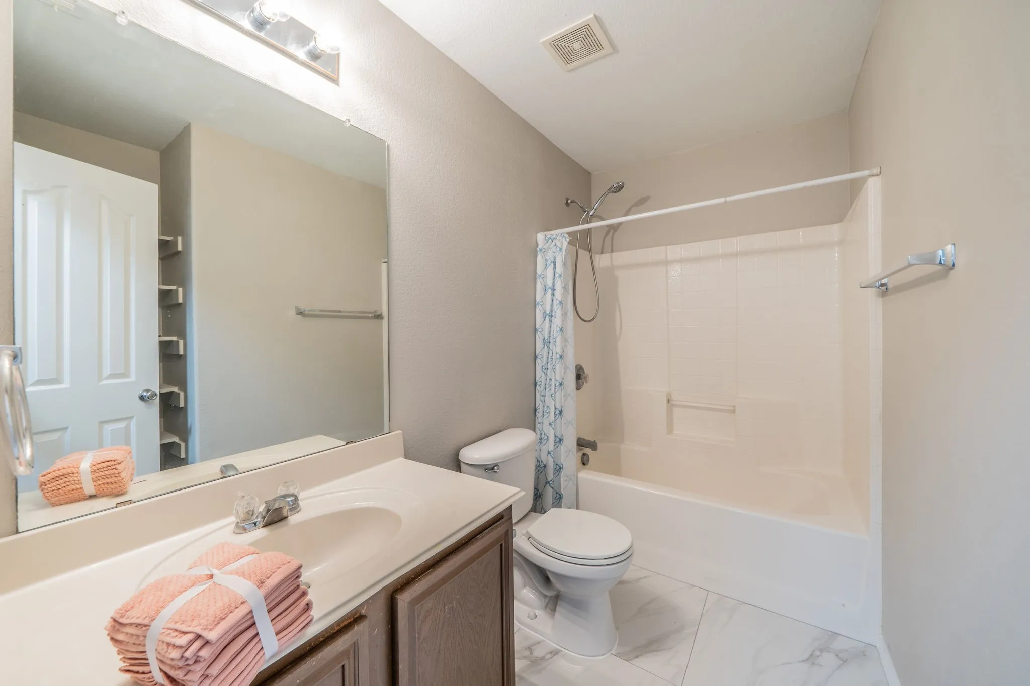 Single Family Residence For Sale in Tarrant County , 9885 Willowick Avenue, Fort Worth, Texas 76108, 4 Bedroom, 3 Bathroom, 2 Garage spaces, 2,312 Sqft, built in 2007, Price $315,000, mls#21306006, Real Estate Agent in Fort Worth, Homes For Sale in Tarrant county, Homes For Sale in Fort Worth, Realtor in Fort Worth Texas, Real Estate Brokerage Independent Realty Texas, Luminita Cordes Realtor