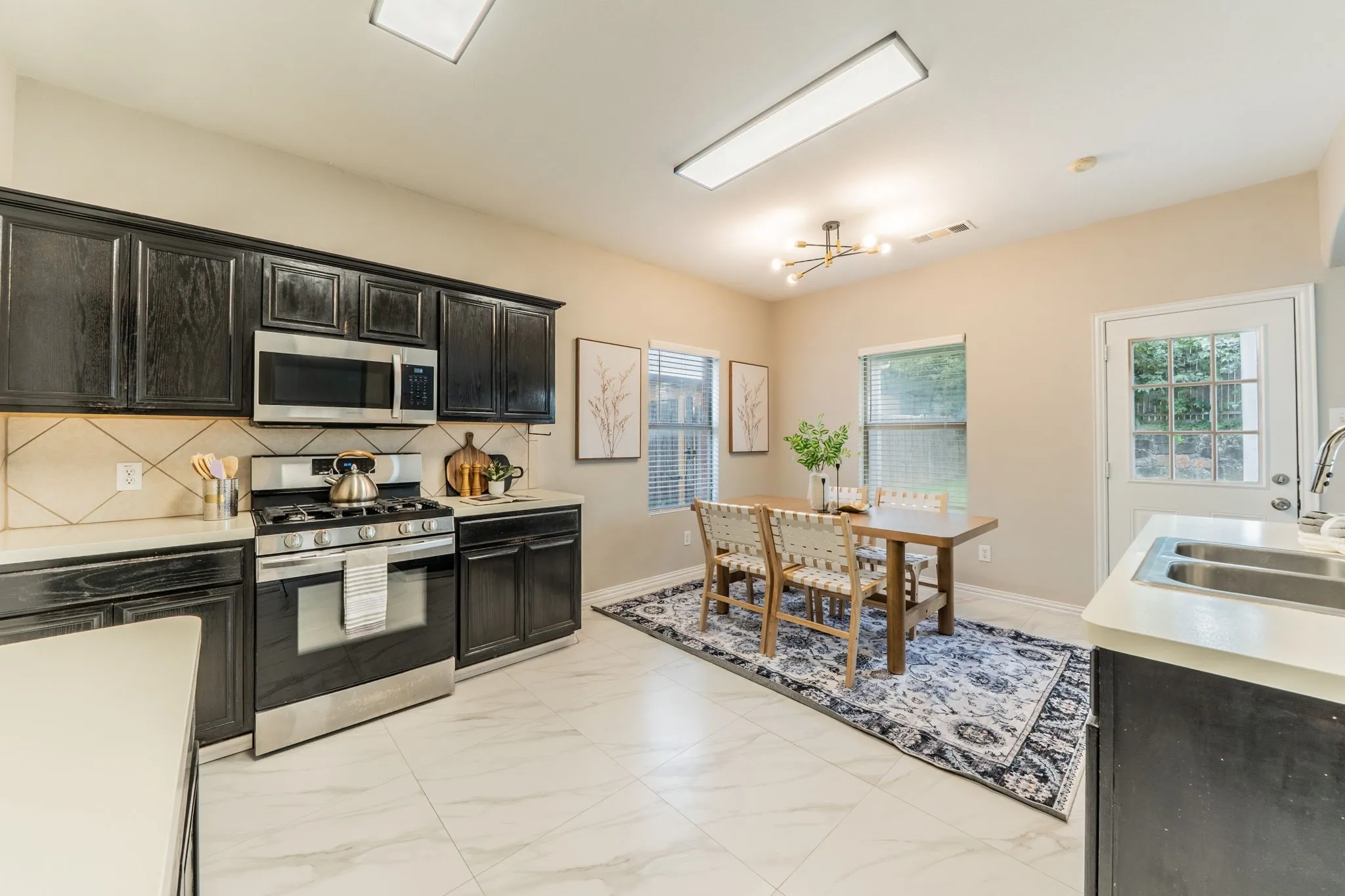 Single Family Residence For Sale in Tarrant County , 9885 Willowick Avenue, Fort Worth, Texas 76108, 4 Bedroom, 3 Bathroom, 2 Garage spaces, 2,312 Sqft, built in 2007, Price $315,000, mls#21306006, Real Estate Agent in Fort Worth, Homes For Sale in Tarrant county, Homes For Sale in Fort Worth, Realtor in Fort Worth Texas, Real Estate Brokerage Independent Realty Texas, Luminita Cordes Realtor