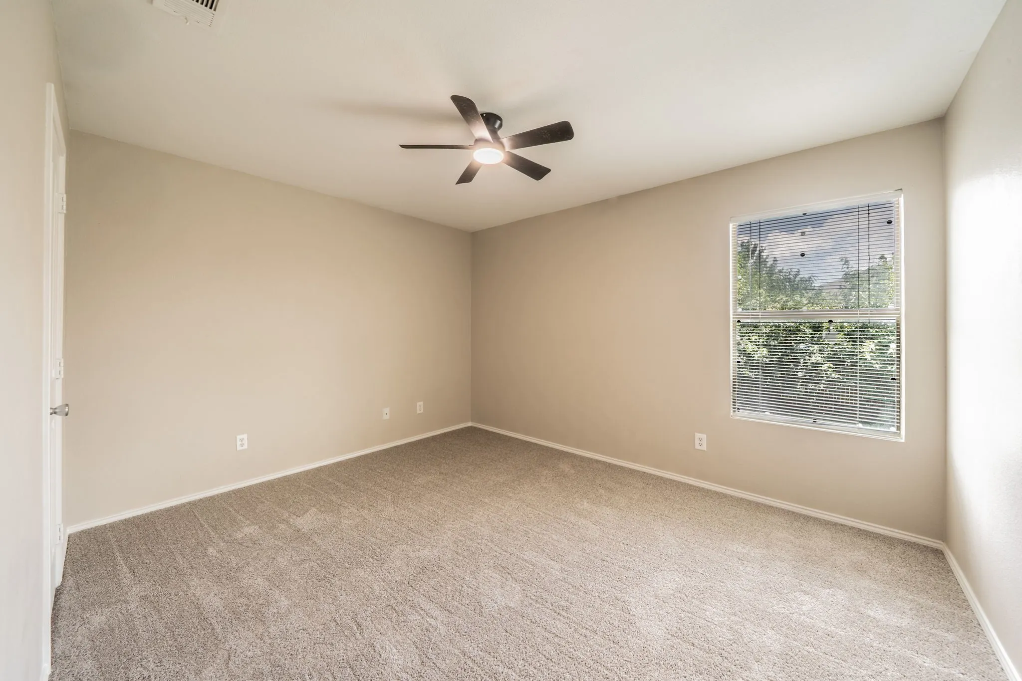 Single Family Residence For Sale in Tarrant County , 9885 Willowick Avenue, Fort Worth, Texas 76108, 4 Bedroom, 3 Bathroom, 2 Garage spaces, 2,312 Sqft, built in 2007, Price $315,000, mls#21306006, Real Estate Agent in Fort Worth, Homes For Sale in Tarrant county, Homes For Sale in Fort Worth, Realtor in Fort Worth Texas, Real Estate Brokerage Independent Realty Texas, Luminita Cordes Realtor