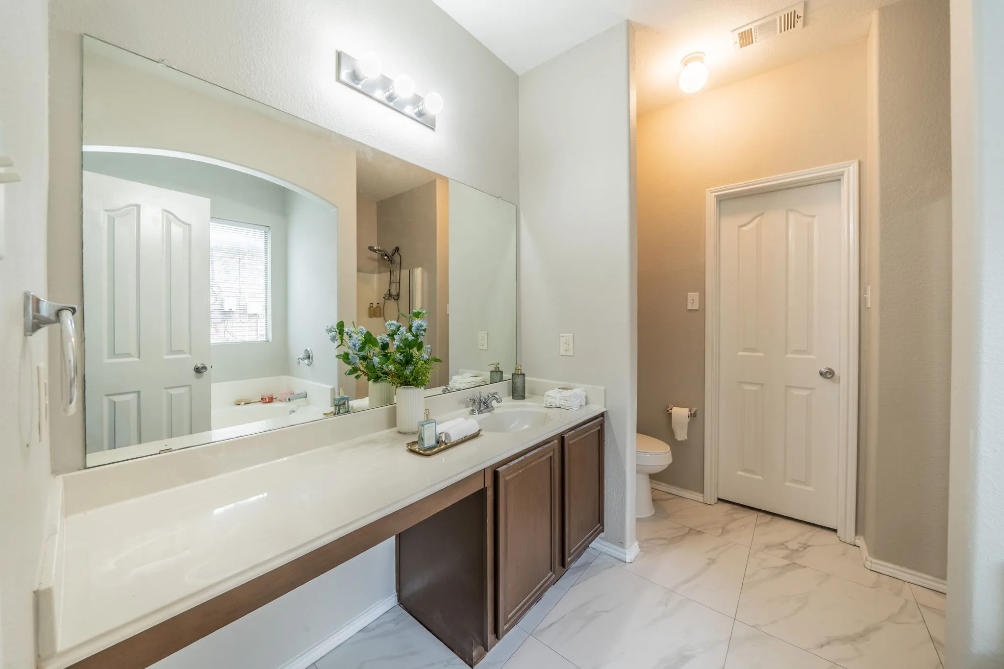 Single Family Residence For Sale in Tarrant County , 9885 Willowick Avenue, Fort Worth, Texas 76108, 4 Bedroom, 3 Bathroom, 2 Garage spaces, 2,312 Sqft, built in 2007, Price $315,000, mls#21306006, Real Estate Agent in Fort Worth, Homes For Sale in Tarrant county, Homes For Sale in Fort Worth, Realtor in Fort Worth Texas, Real Estate Brokerage Independent Realty Texas, Luminita Cordes Realtor