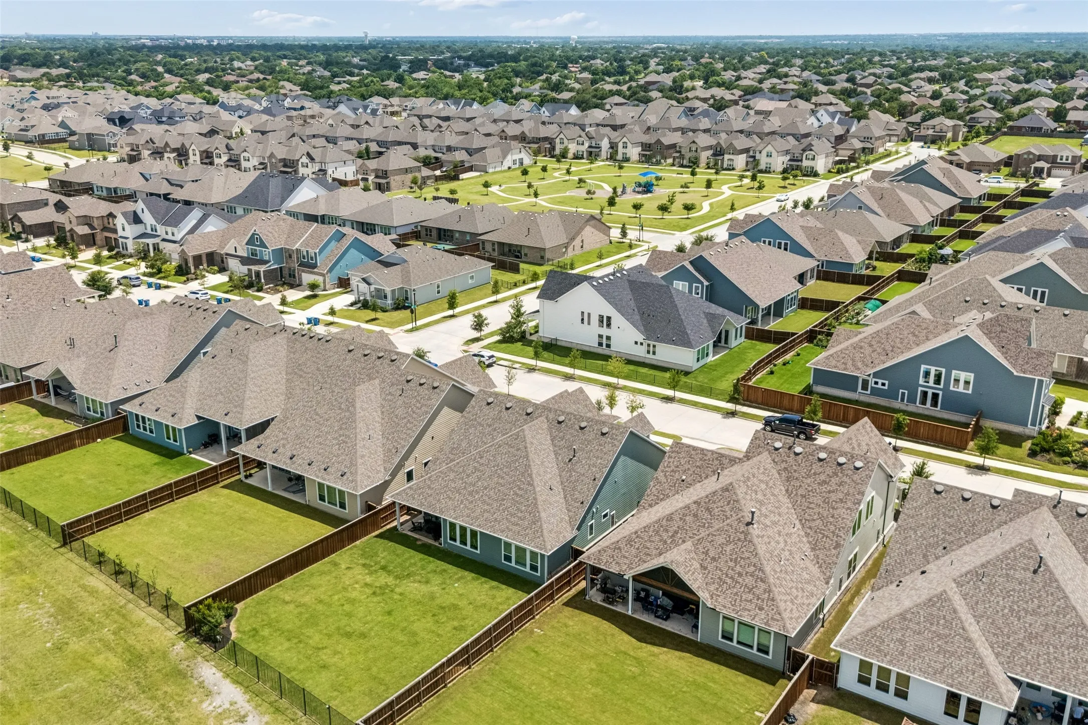 Single Family Residence For Sale in Dallas County , 8914 Edna Place, Rowlett, Texas 75089, 4 Bedroom, 3 Bathroom, 3 Garage spaces, 2,614 Sqft, built in 2023, mls#21305433, Real Estate Agent in Rowlett, Homes For Sale in Dallas county, Homes For Sale in Rowlett, Realtor in Rowlett Texas, Real Estate Brokerage Independent Realty Texas, Luminita Cordes Realtor