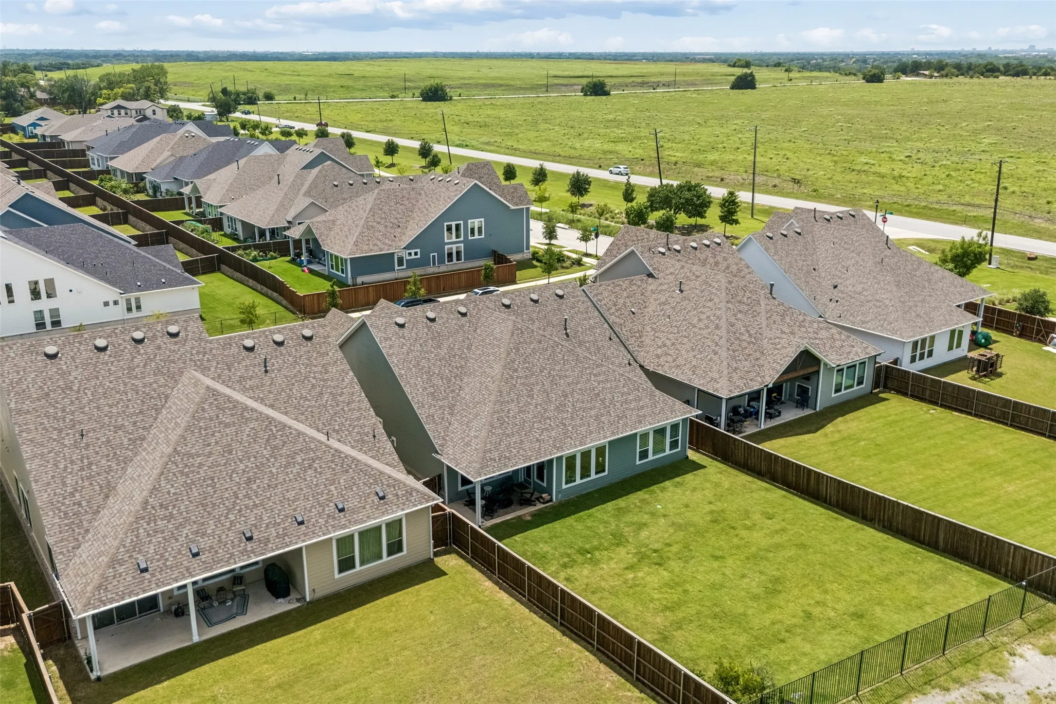 Single Family Residence For Sale in Dallas County , 8914 Edna Place, Rowlett, Texas 75089, 4 Bedroom, 3 Bathroom, 3 Garage spaces, 2,614 Sqft, built in 2023, mls#21305433, Real Estate Agent in Rowlett, Homes For Sale in Dallas county, Homes For Sale in Rowlett, Realtor in Rowlett Texas, Real Estate Brokerage Independent Realty Texas, Luminita Cordes Realtor