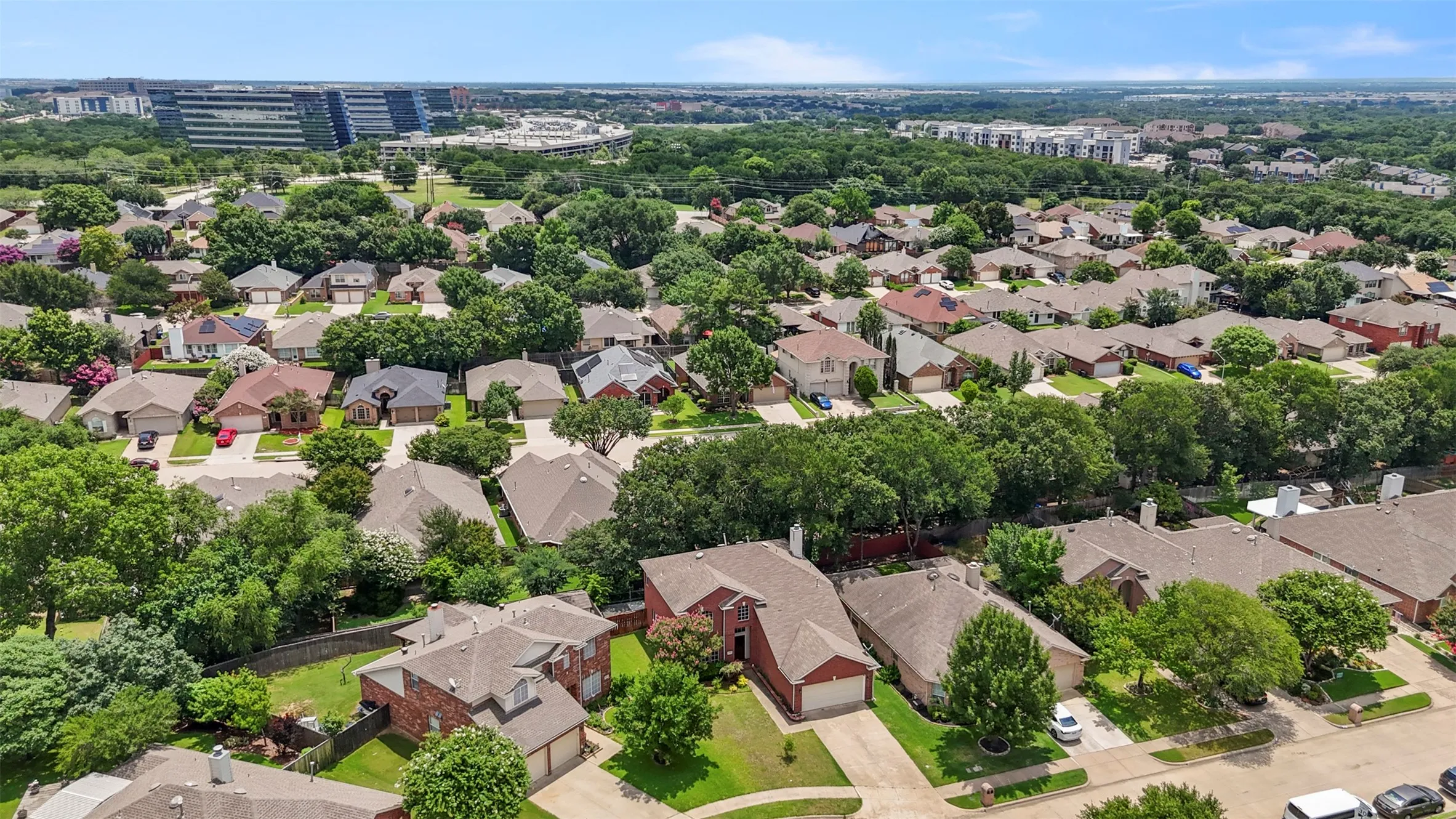 Single Family Residence For Sale in Tarrant County , 903 Summerbrook Drive, Euless, Texas 76040, 4 Bedroom, 3 Bathroom, 2 Garage spaces, 2,281 Sqft, built in 2000, Price $385,000, mls#21305727, Real Estate Agent in Euless, Homes For Sale in Tarrant county, Homes For Sale in Euless, Realtor in Euless Texas, Real Estate Brokerage Independent Realty Texas, Luminita Cordes Realtor