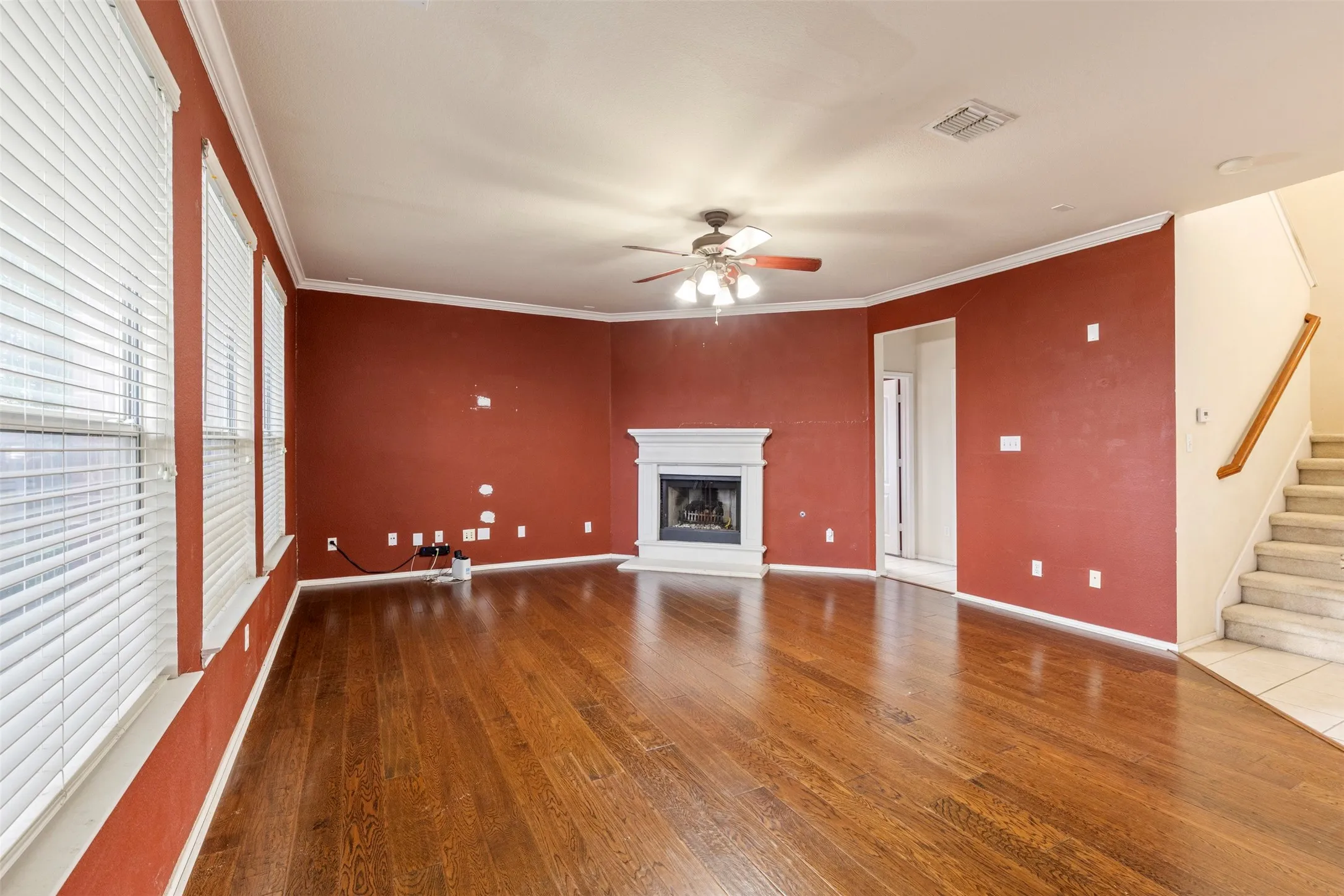 Single Family Residence For Sale in Tarrant County , 903 Summerbrook Drive, Euless, Texas 76040, 4 Bedroom, 3 Bathroom, 2 Garage spaces, 2,281 Sqft, built in 2000, Price $385,000, mls#21305727, Real Estate Agent in Euless, Homes For Sale in Tarrant county, Homes For Sale in Euless, Realtor in Euless Texas, Real Estate Brokerage Independent Realty Texas, Luminita Cordes Realtor
