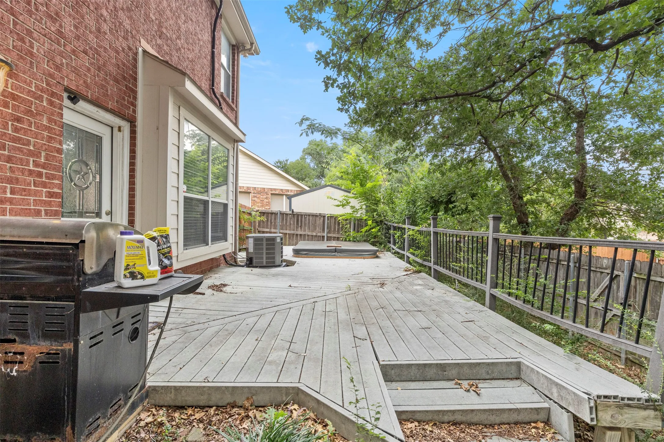 Single Family Residence For Sale in Tarrant County , 903 Summerbrook Drive, Euless, Texas 76040, 4 Bedroom, 3 Bathroom, 2 Garage spaces, 2,281 Sqft, built in 2000, Price $385,000, mls#21305727, Real Estate Agent in Euless, Homes For Sale in Tarrant county, Homes For Sale in Euless, Realtor in Euless Texas, Real Estate Brokerage Independent Realty Texas, Luminita Cordes Realtor