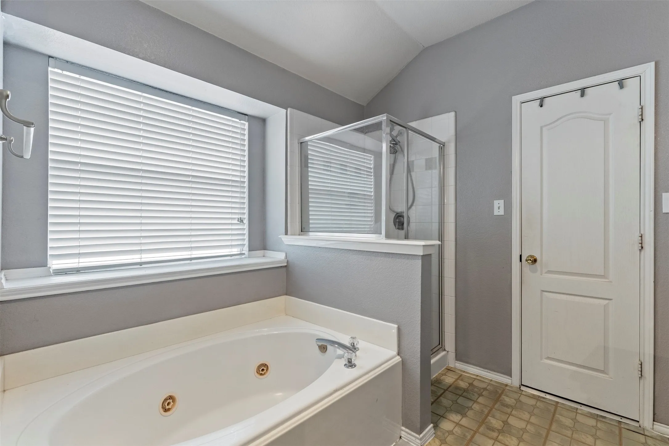Single Family Residence For Sale in Tarrant County , 903 Summerbrook Drive, Euless, Texas 76040, 4 Bedroom, 3 Bathroom, 2 Garage spaces, 2,281 Sqft, built in 2000, Price $385,000, mls#21305727, Real Estate Agent in Euless, Homes For Sale in Tarrant county, Homes For Sale in Euless, Realtor in Euless Texas, Real Estate Brokerage Independent Realty Texas, Luminita Cordes Realtor