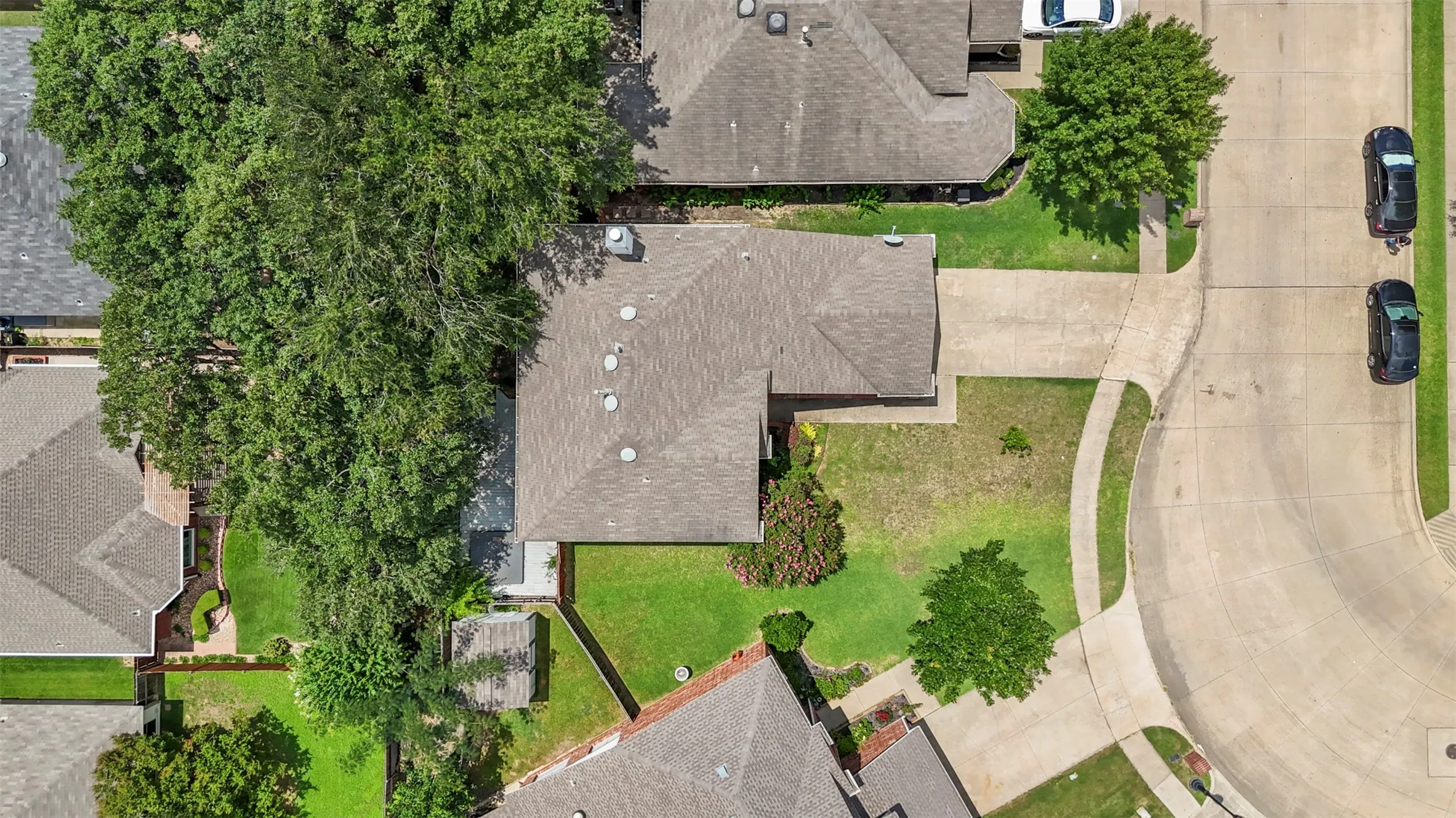 Single Family Residence For Sale in Tarrant County , 903 Summerbrook Drive, Euless, Texas 76040, 4 Bedroom, 3 Bathroom, 2 Garage spaces, 2,281 Sqft, built in 2000, Price $385,000, mls#21305727, Real Estate Agent in Euless, Homes For Sale in Tarrant county, Homes For Sale in Euless, Realtor in Euless Texas, Real Estate Brokerage Independent Realty Texas, Luminita Cordes Realtor