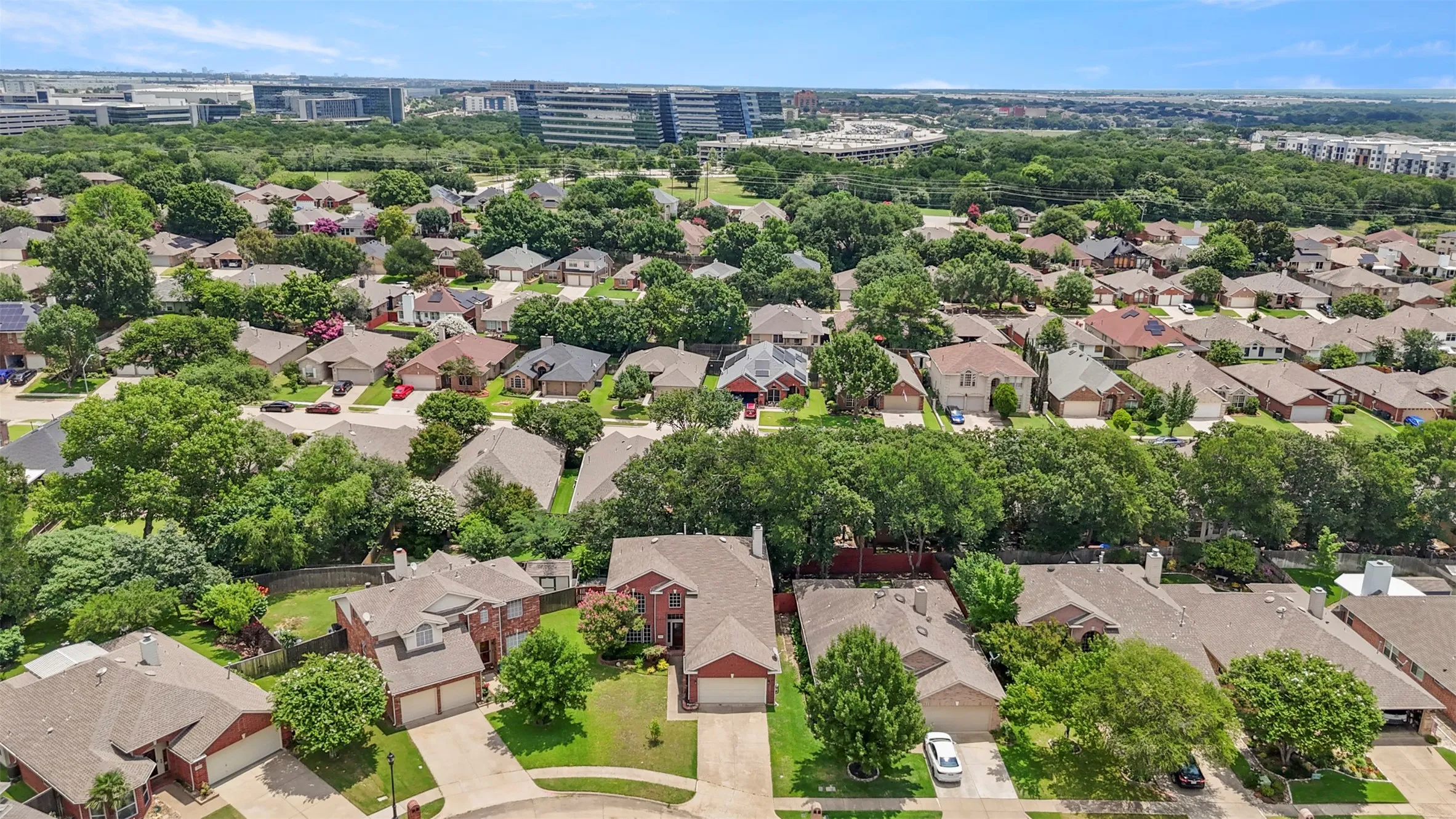 Single Family Residence For Sale in Tarrant County , 903 Summerbrook Drive, Euless, Texas 76040, 4 Bedroom, 3 Bathroom, 2 Garage spaces, 2,281 Sqft, built in 2000, Price $385,000, mls#21305727, Real Estate Agent in Euless, Homes For Sale in Tarrant county, Homes For Sale in Euless, Realtor in Euless Texas, Real Estate Brokerage Independent Realty Texas, Luminita Cordes Realtor