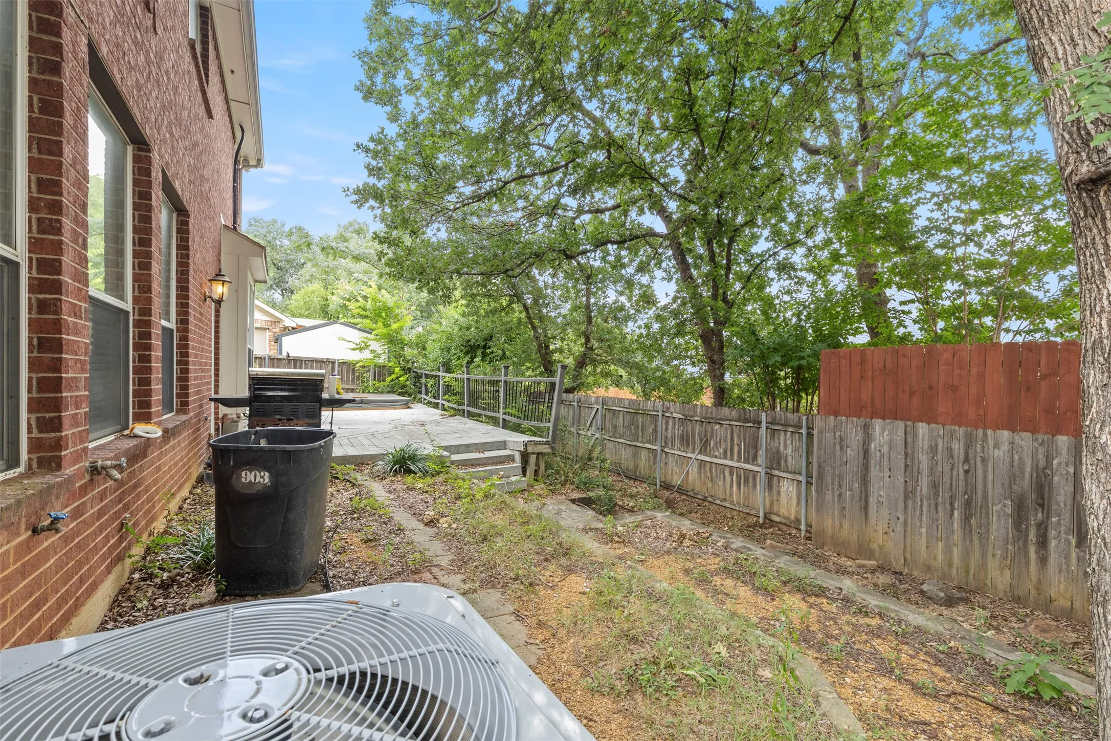 Single Family Residence For Sale in Tarrant County , 903 Summerbrook Drive, Euless, Texas 76040, 4 Bedroom, 3 Bathroom, 2 Garage spaces, 2,281 Sqft, built in 2000, Price $385,000, mls#21305727, Real Estate Agent in Euless, Homes For Sale in Tarrant county, Homes For Sale in Euless, Realtor in Euless Texas, Real Estate Brokerage Independent Realty Texas, Luminita Cordes Realtor