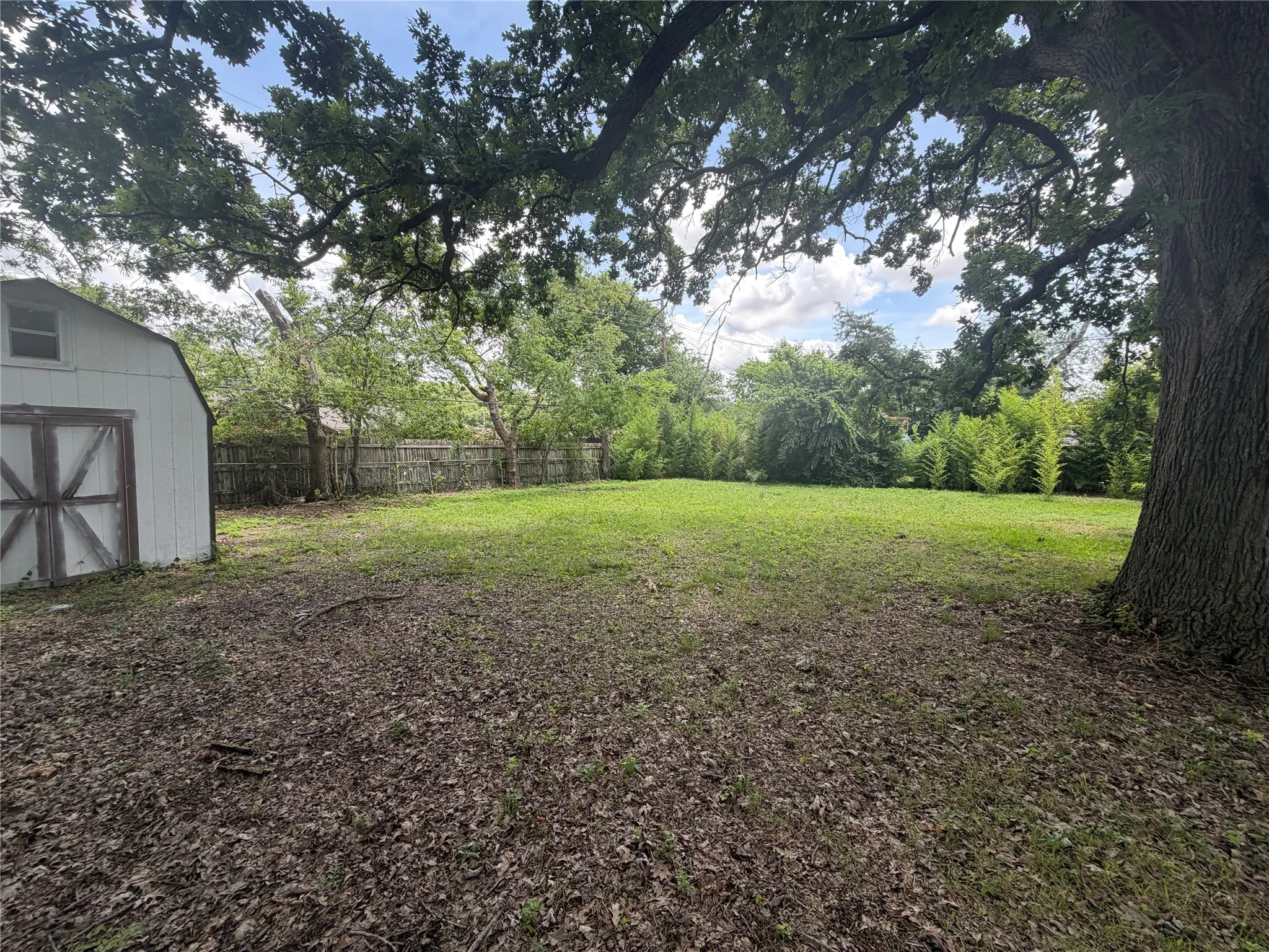 Single Family Residence For Sale in Tarrant County , 4121 Shannon Drive, Fort Worth, Texas 76116, 3 Bedrooms, 2 Bathrooms, 2 Garage spaces, 1,778 Sqft, built in 1956, Price $324,999, mls#21306079, Real Estate Agent in Fort Worth, Homes For Sale in Tarrant county, Homes For Sale in Fort Worth, Realtor in Fort Worth Texas, Real Estate Brokerage Independent Realty Texas, Luminita Cordes Realtor