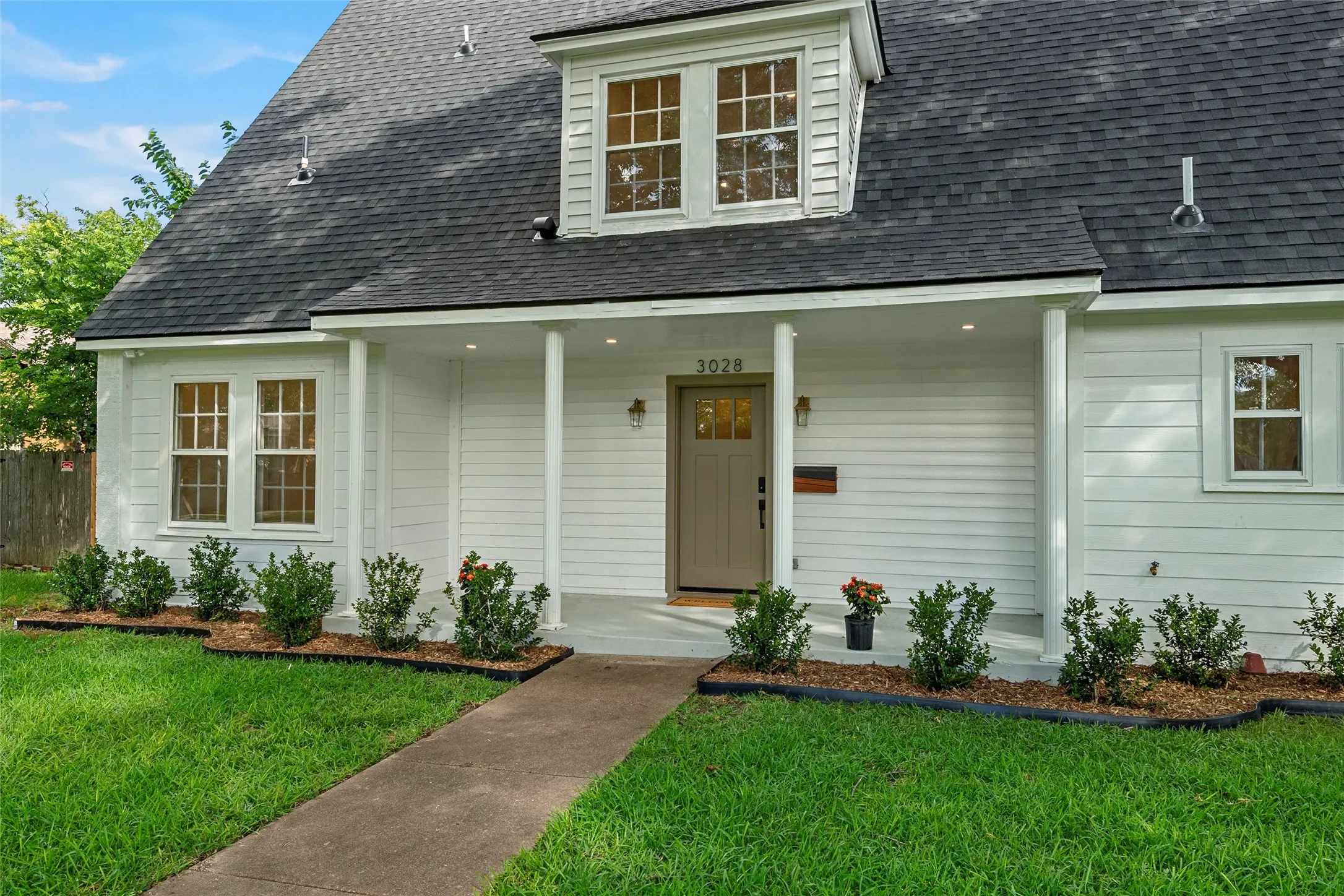 Single Family Residence For Sale in Mc Lennan County , 3028 Cumberland Avenue, Waco, Texas 76707, 4 Bedroom, 3 Bathroom, Garage spaces, 2,376 Sqft, built in 1933, mls#21305682, Real Estate Agent in Waco, Homes For Sale in Mc Lennan county, Homes For Sale in Waco, Realtor in Waco Texas, Real Estate Brokerage Independent Realty Texas, Luminita Cordes Realtor