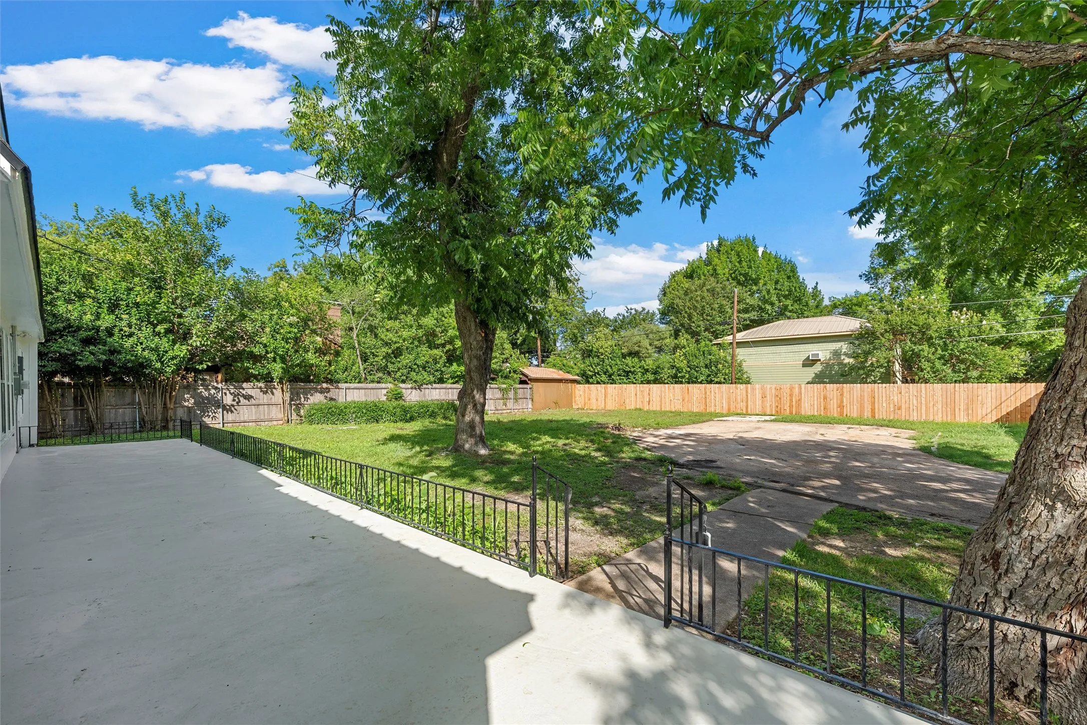 Single Family Residence For Sale in Mc Lennan County , 3028 Cumberland Avenue, Waco, Texas 76707, 4 Bedroom, 3 Bathroom, Garage spaces, 2,376 Sqft, built in 1933, mls#21305682, Real Estate Agent in Waco, Homes For Sale in Mc Lennan county, Homes For Sale in Waco, Realtor in Waco Texas, Real Estate Brokerage Independent Realty Texas, Luminita Cordes Realtor