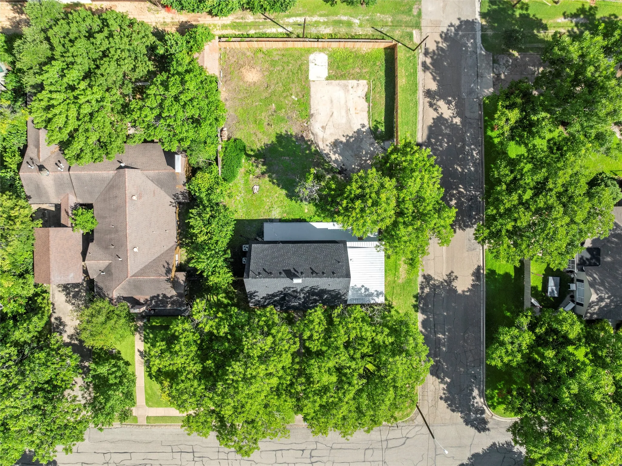 Single Family Residence For Sale in Mc Lennan County , 3028 Cumberland Avenue, Waco, Texas 76707, 4 Bedroom, 3 Bathroom, Garage spaces, 2,376 Sqft, built in 1933, mls#21305682, Real Estate Agent in Waco, Homes For Sale in Mc Lennan county, Homes For Sale in Waco, Realtor in Waco Texas, Real Estate Brokerage Independent Realty Texas, Luminita Cordes Realtor