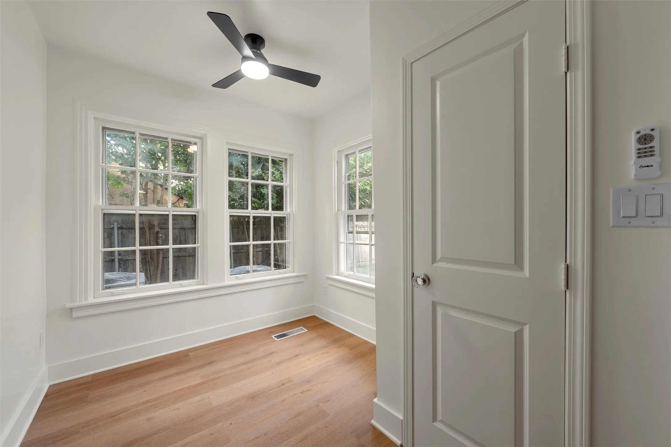 Single Family Residence For Sale in Mc Lennan County , 3028 Cumberland Avenue, Waco, Texas 76707, 4 Bedroom, 3 Bathroom, Garage spaces, 2,376 Sqft, built in 1933, mls#21305682, Real Estate Agent in Waco, Homes For Sale in Mc Lennan county, Homes For Sale in Waco, Realtor in Waco Texas, Real Estate Brokerage Independent Realty Texas, Luminita Cordes Realtor