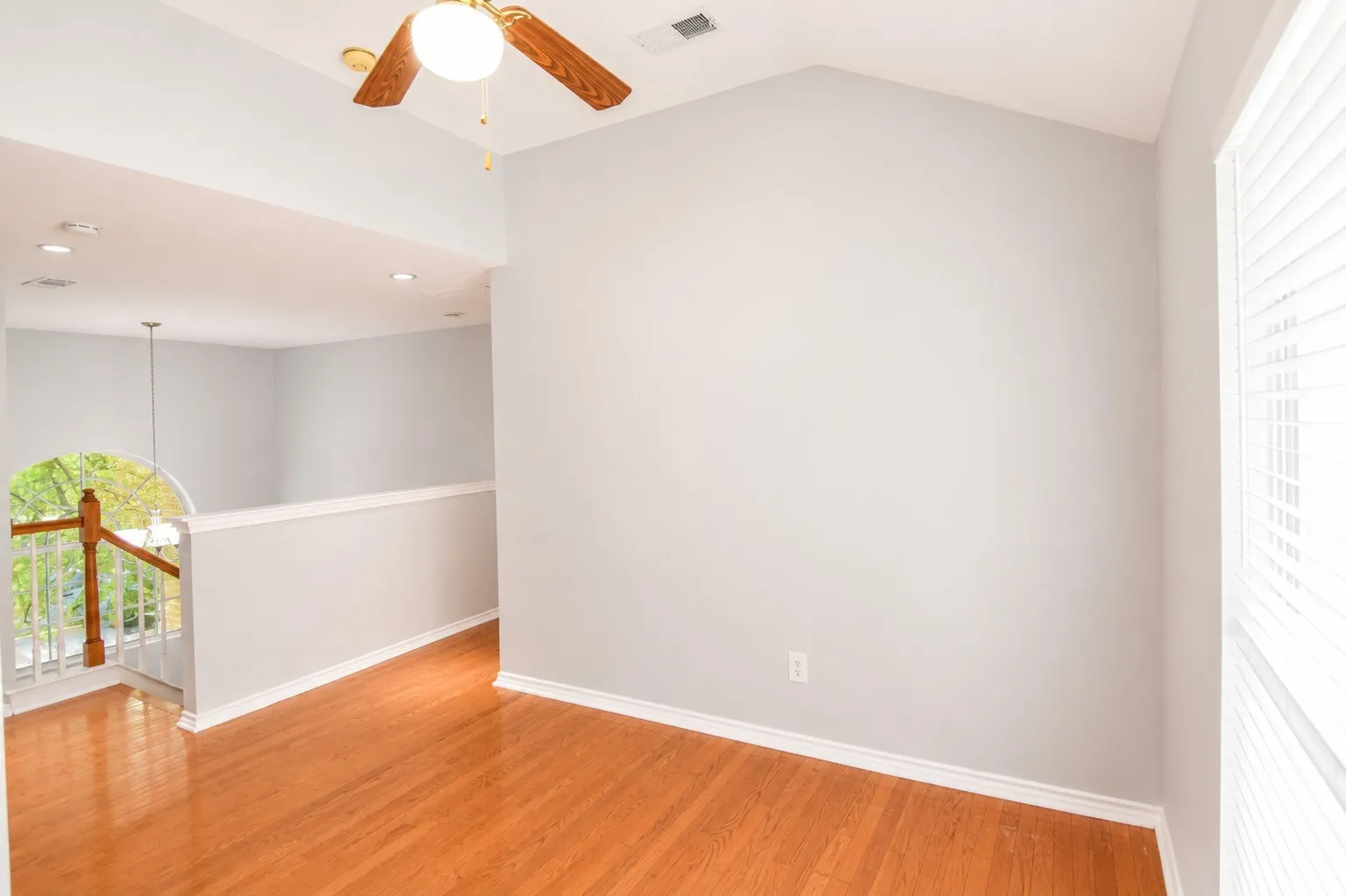 Single Family Residence For Rent in Collin County , 7879 Tournament Road, Frisco, Texas 75035, 3 Bedroom, 3 Bathroom, 2 Garage spaces, 2,289 Sqft, built in 1993, mls#21306139, Real Estate Agent in Frisco, Homes For Rent in Collin county, Homes For Rent in Frisco, Realtor in Frisco Texas, Real Estate Brokerage Independent Realty Texas, Luminita Cordes Realtor