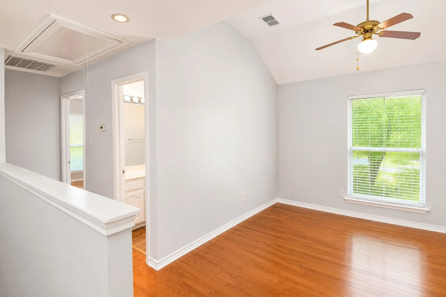 Single Family Residence For Rent in Collin County , 7879 Tournament Road, Frisco, Texas 75035, 3 Bedroom, 3 Bathroom, 2 Garage spaces, 2,289 Sqft, built in 1993, mls#21306139, Real Estate Agent in Frisco, Homes For Rent in Collin county, Homes For Rent in Frisco, Realtor in Frisco Texas, Real Estate Brokerage Independent Realty Texas, Luminita Cordes Realtor