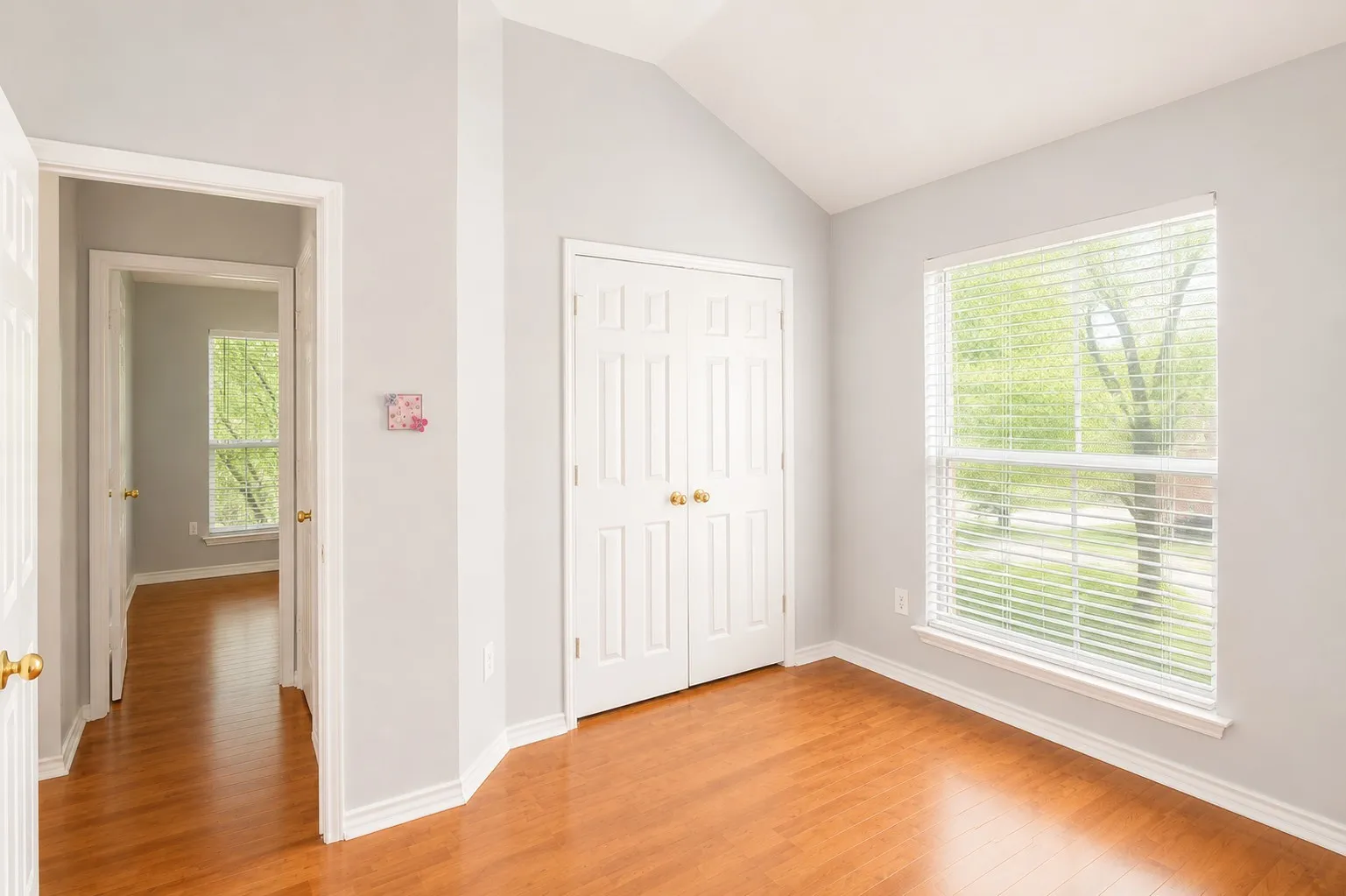 Single Family Residence For Rent in Collin County , 7879 Tournament Road, Frisco, Texas 75035, 3 Bedroom, 3 Bathroom, 2 Garage spaces, 2,289 Sqft, built in 1993, mls#21306139, Real Estate Agent in Frisco, Homes For Rent in Collin county, Homes For Rent in Frisco, Realtor in Frisco Texas, Real Estate Brokerage Independent Realty Texas, Luminita Cordes Realtor