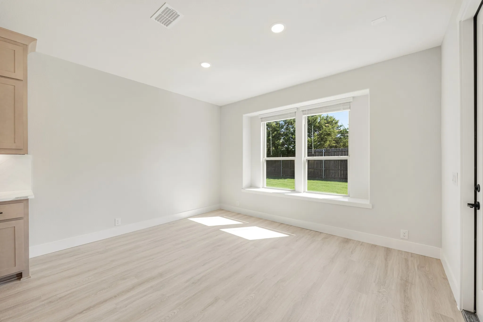 Single Family Residence For Sale in Ellis County , 930 Cardinal Drive, Midlothian, Texas 76065, 5 Bedroom, 4 Bathroom, 2 Garage spaces, 3,696 Sqft, built in 2026, mls#21306141, Real Estate Agent in Midlothian, Homes For Sale in Ellis county, Homes For Sale in Midlothian, Realtor in Midlothian Texas, Real Estate Brokerage Independent Realty Texas, Luminita Cordes Realtor
