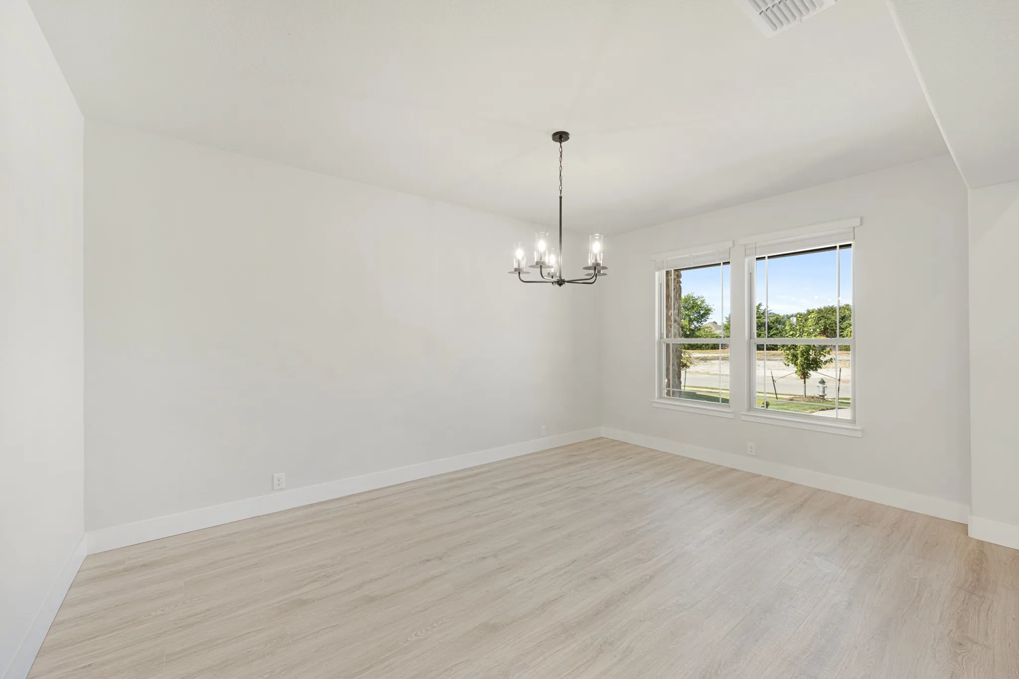 Single Family Residence For Sale in Ellis County , 930 Cardinal Drive, Midlothian, Texas 76065, 5 Bedroom, 4 Bathroom, 2 Garage spaces, 3,696 Sqft, built in 2026, mls#21306141, Real Estate Agent in Midlothian, Homes For Sale in Ellis county, Homes For Sale in Midlothian, Realtor in Midlothian Texas, Real Estate Brokerage Independent Realty Texas, Luminita Cordes Realtor