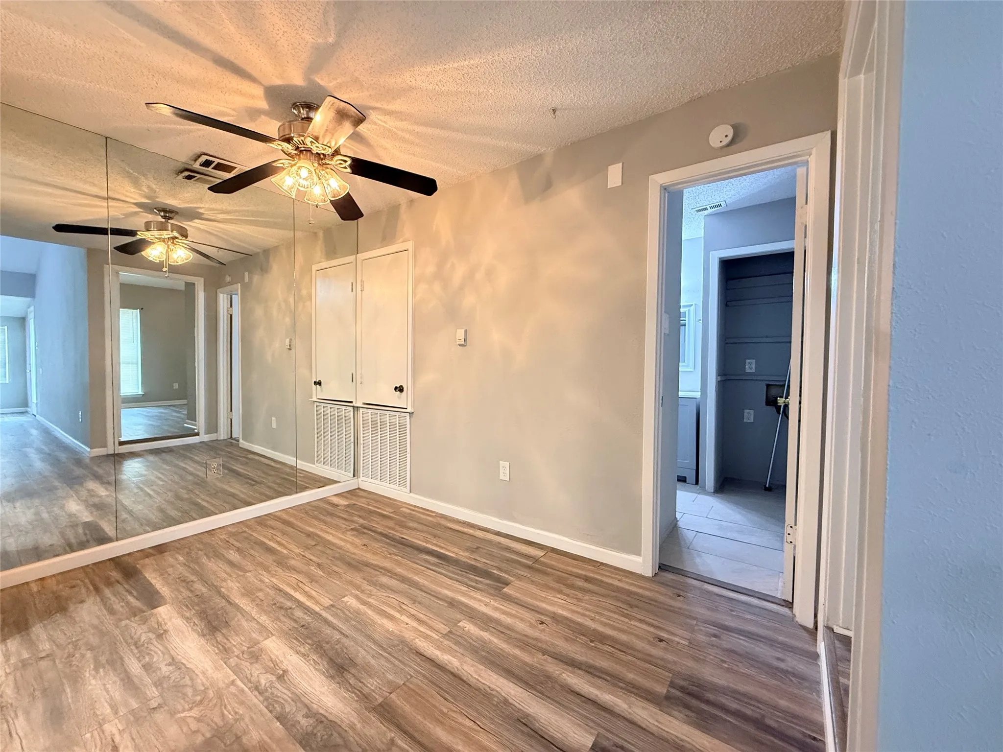Condominium For Rent in Dallas County , 9696 Walnut Street 813, Dallas, Texas 75243, 1 Bedroom, 1 Bathroom, Garage spaces, 730 Sqft, built in 1981, Price $1,300, mls#21306149, Real Estate Agent in Dallas, Homes For Rent in Dallas county, Homes For Rent in Dallas, Realtor in Dallas Texas, Real Estate Brokerage Independent Realty Texas, Luminita Cordes Realtor