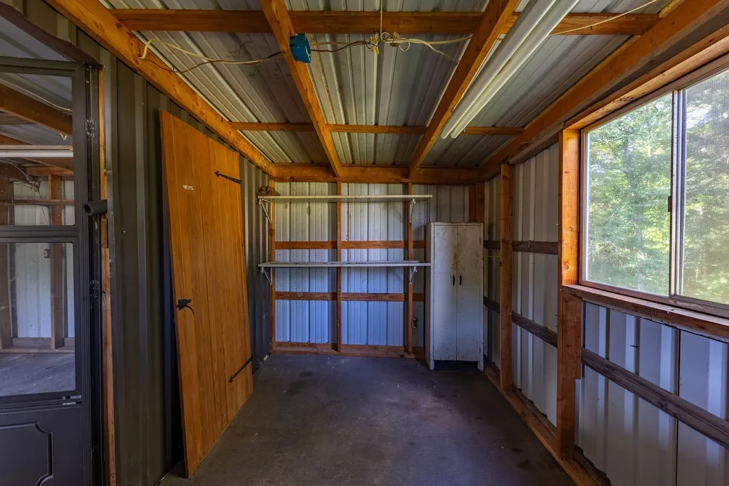 Single Family Residence For Sale in Franklin (TX) County , 102 Sandy Main Road, Scroggins, Texas 75480, 1 Bedroom, 1 Bathroom, Garage spaces, 552 Sqft, built in 2011, mls#21304579, Real Estate Agent in Scroggins, Homes For Sale in Franklin (TX) county, Homes For Sale in Scroggins, Realtor in Scroggins Texas, Real Estate Brokerage Independent Realty Texas, Luminita Cordes Realtor