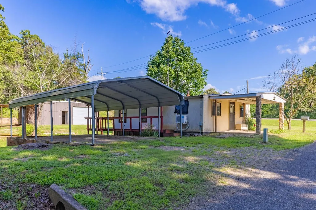 Single Family Residence For Sale in Franklin (TX) County , 102 Sandy Main Road, Scroggins, Texas 75480, 1 Bedroom, 1 Bathroom, Garage spaces, 552 Sqft, built in 2011, mls#21304579, Real Estate Agent in Scroggins, Homes For Sale in Franklin (TX) county, Homes For Sale in Scroggins, Realtor in Scroggins Texas, Real Estate Brokerage Independent Realty Texas, Luminita Cordes Realtor