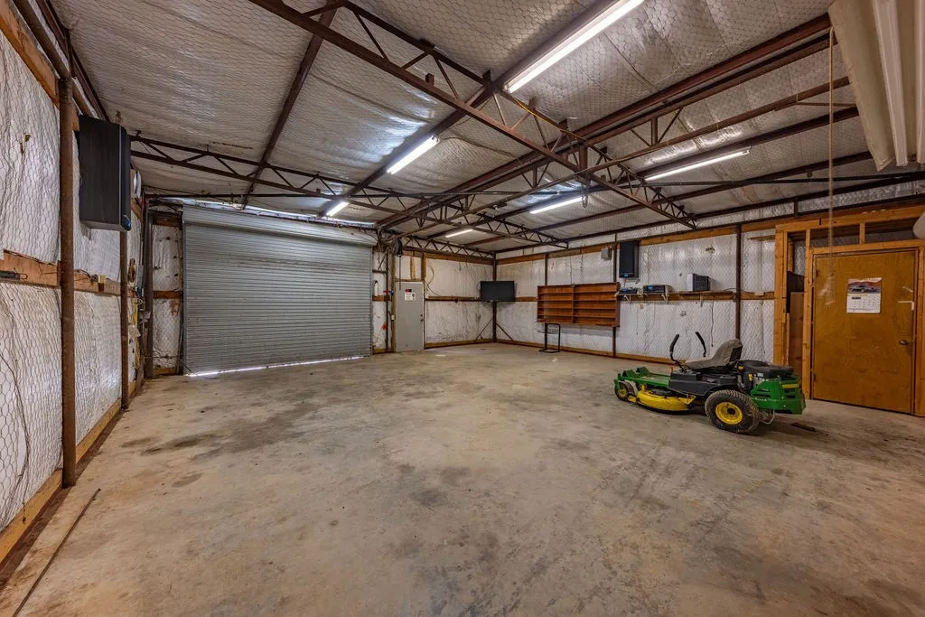 Single Family Residence For Sale in Franklin (TX) County , 102 Sandy Main Road, Scroggins, Texas 75480, 1 Bedroom, 1 Bathroom, Garage spaces, 552 Sqft, built in 2011, mls#21304579, Real Estate Agent in Scroggins, Homes For Sale in Franklin (TX) county, Homes For Sale in Scroggins, Realtor in Scroggins Texas, Real Estate Brokerage Independent Realty Texas, Luminita Cordes Realtor