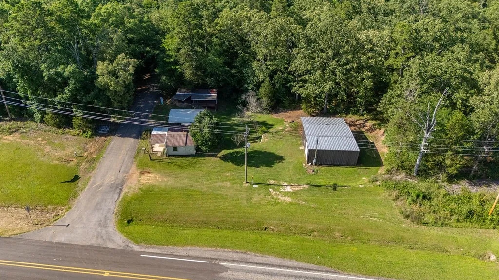 Single Family Residence For Sale in Franklin (TX) County , 102 Sandy Main Road, Scroggins, Texas 75480, 1 Bedroom, 1 Bathroom, Garage spaces, 552 Sqft, built in 2011, mls#21304579, Real Estate Agent in Scroggins, Homes For Sale in Franklin (TX) county, Homes For Sale in Scroggins, Realtor in Scroggins Texas, Real Estate Brokerage Independent Realty Texas, Luminita Cordes Realtor