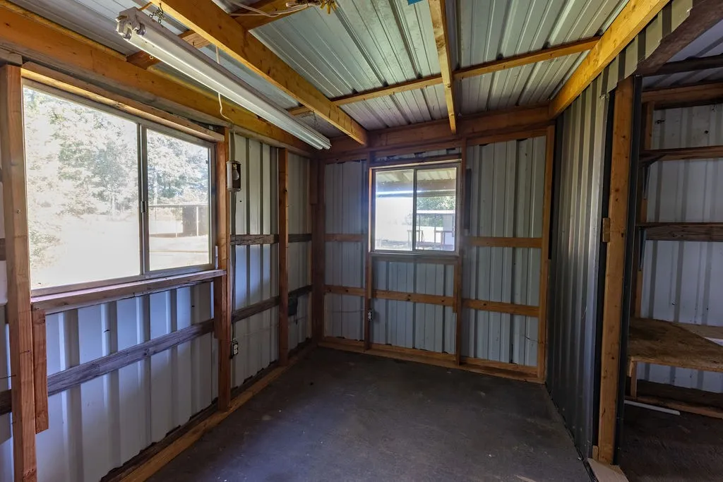 Single Family Residence For Sale in Franklin (TX) County , 102 Sandy Main Road, Scroggins, Texas 75480, 1 Bedroom, 1 Bathroom, Garage spaces, 552 Sqft, built in 2011, mls#21304579, Real Estate Agent in Scroggins, Homes For Sale in Franklin (TX) county, Homes For Sale in Scroggins, Realtor in Scroggins Texas, Real Estate Brokerage Independent Realty Texas, Luminita Cordes Realtor