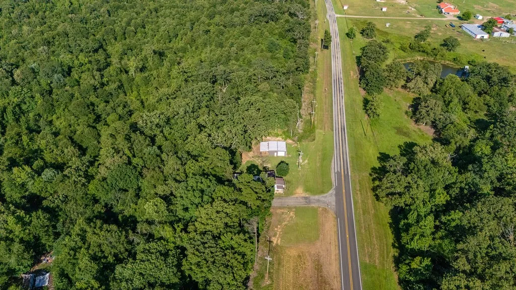 Single Family Residence For Sale in Franklin (TX) County , 102 Sandy Main Road, Scroggins, Texas 75480, 1 Bedroom, 1 Bathroom, Garage spaces, 552 Sqft, built in 2011, mls#21304579, Real Estate Agent in Scroggins, Homes For Sale in Franklin (TX) county, Homes For Sale in Scroggins, Realtor in Scroggins Texas, Real Estate Brokerage Independent Realty Texas, Luminita Cordes Realtor