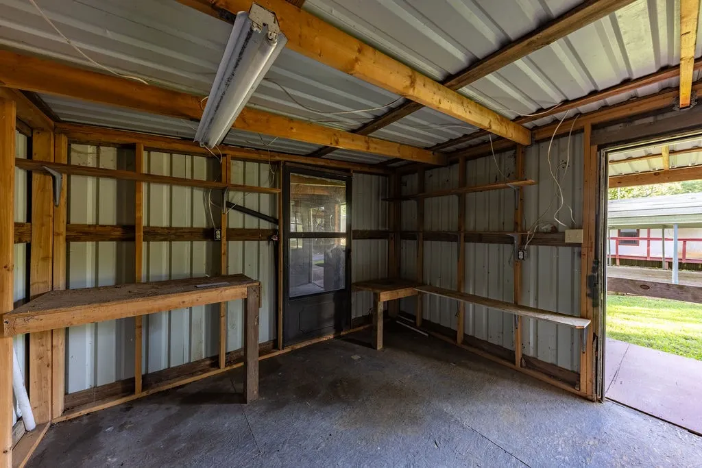 Single Family Residence For Sale in Franklin (TX) County , 102 Sandy Main Road, Scroggins, Texas 75480, 1 Bedroom, 1 Bathroom, Garage spaces, 552 Sqft, built in 2011, mls#21304579, Real Estate Agent in Scroggins, Homes For Sale in Franklin (TX) county, Homes For Sale in Scroggins, Realtor in Scroggins Texas, Real Estate Brokerage Independent Realty Texas, Luminita Cordes Realtor