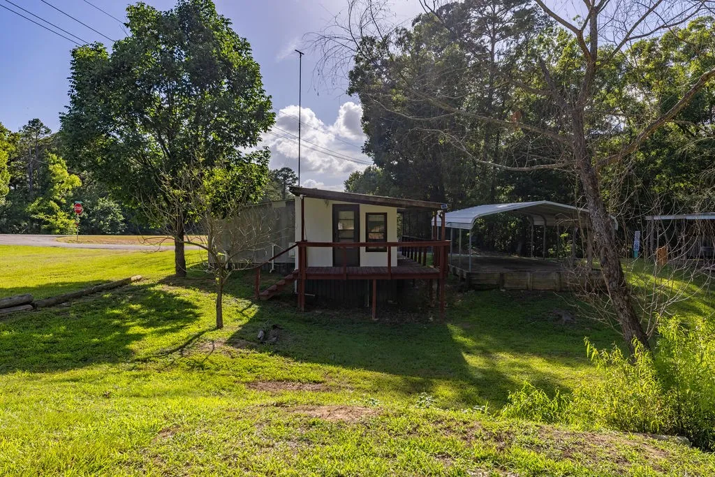 Single Family Residence For Sale in Franklin (TX) County , 102 Sandy Main Road, Scroggins, Texas 75480, 1 Bedroom, 1 Bathroom, Garage spaces, 552 Sqft, built in 2011, mls#21304579, Real Estate Agent in Scroggins, Homes For Sale in Franklin (TX) county, Homes For Sale in Scroggins, Realtor in Scroggins Texas, Real Estate Brokerage Independent Realty Texas, Luminita Cordes Realtor