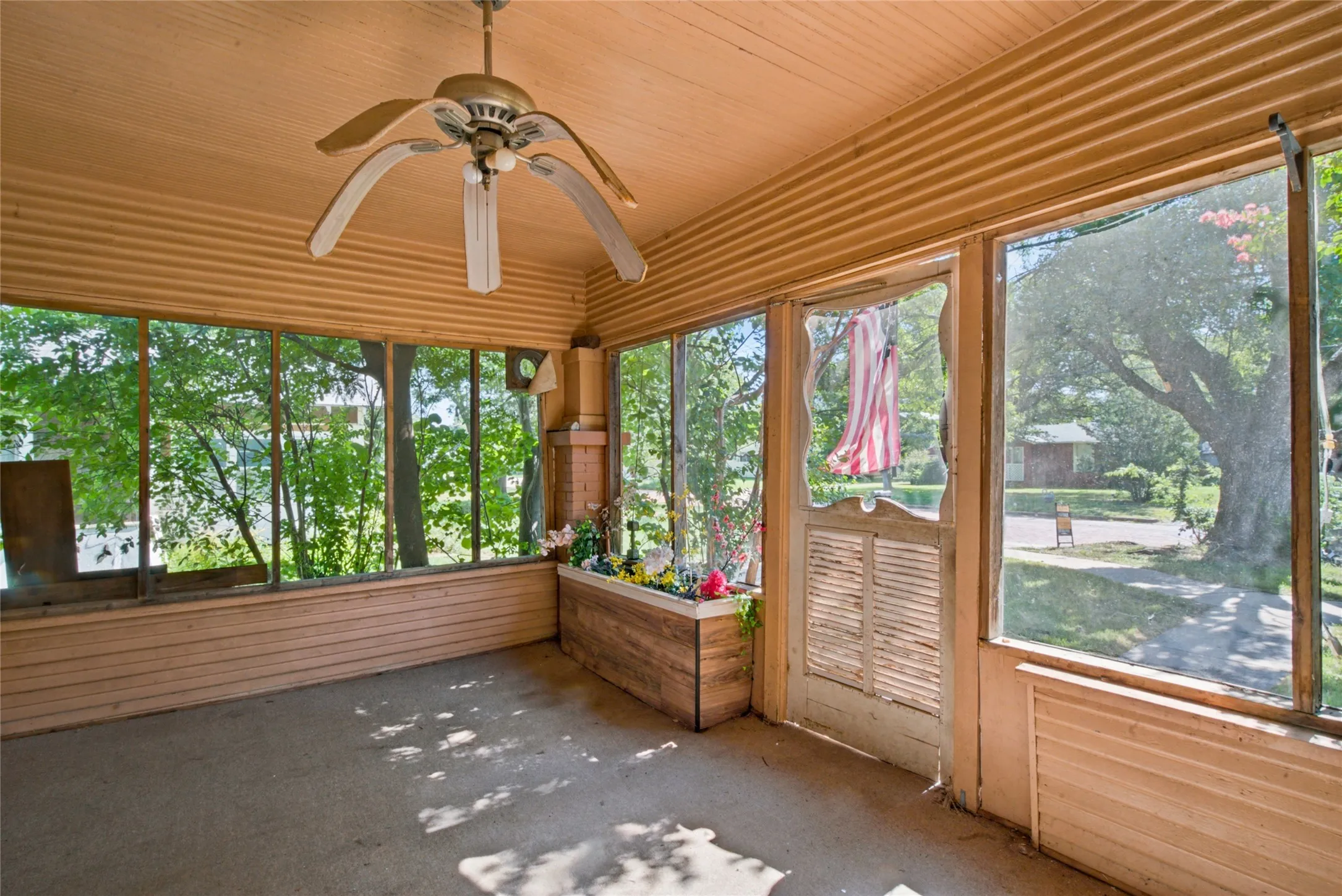 Single Family Residence For Sale in Eastland County , 1307 S Seaman Street, Eastland, Texas 76448, 3 Bedroom, 1 Bathroom, 2 Garage spaces, 1,473 Sqft, built in 1924, mls#21300441, Real Estate Agent in Eastland, Homes For Sale in Eastland county, Homes For Sale in Eastland, Realtor in Eastland Texas, Real Estate Brokerage Independent Realty Texas, Luminita Cordes Realtor