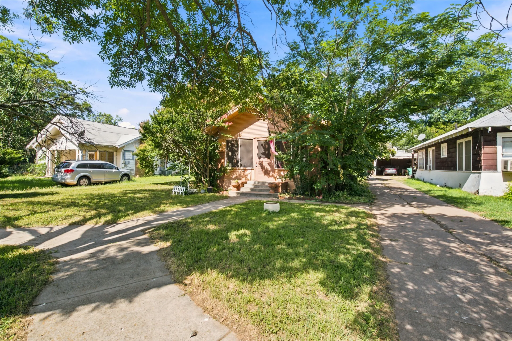 Single Family Residence For Sale in Eastland County , 1307 S Seaman Street, Eastland, Texas 76448, 3 Bedroom, 1 Bathroom, 2 Garage spaces, 1,473 Sqft, built in 1924, mls#21300441, Real Estate Agent in Eastland, Homes For Sale in Eastland county, Homes For Sale in Eastland, Realtor in Eastland Texas, Real Estate Brokerage Independent Realty Texas, Luminita Cordes Realtor