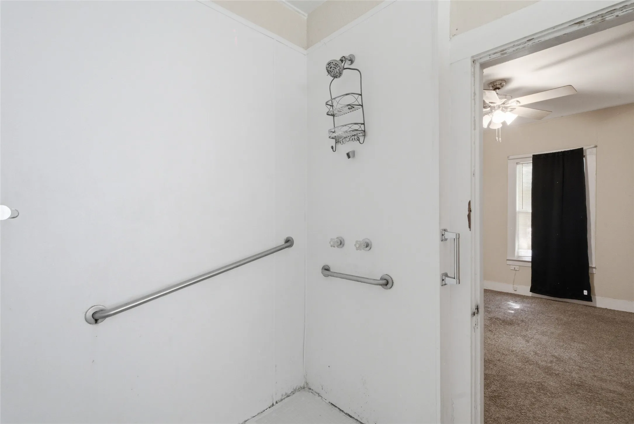 Single Family Residence For Sale in Eastland County , 1307 S Seaman Street, Eastland, Texas 76448, 3 Bedroom, 1 Bathroom, 2 Garage spaces, 1,473 Sqft, built in 1924, mls#21300441, Real Estate Agent in Eastland, Homes For Sale in Eastland county, Homes For Sale in Eastland, Realtor in Eastland Texas, Real Estate Brokerage Independent Realty Texas, Luminita Cordes Realtor