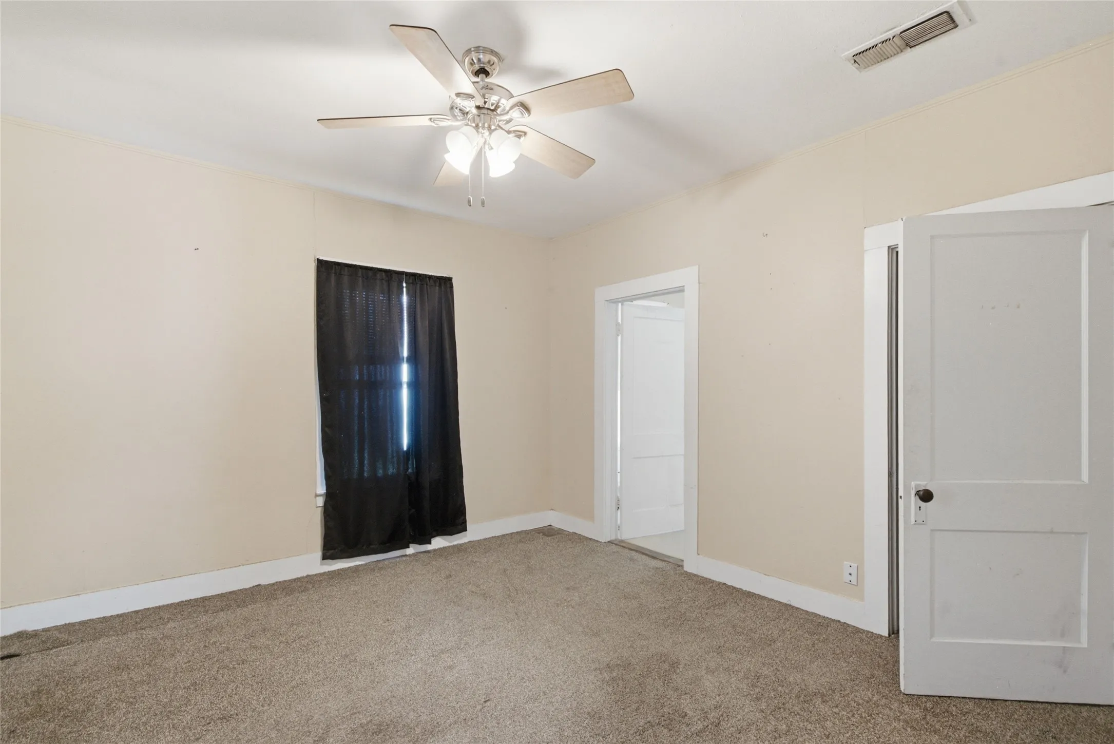 Single Family Residence For Sale in Eastland County , 1307 S Seaman Street, Eastland, Texas 76448, 3 Bedroom, 1 Bathroom, 2 Garage spaces, 1,473 Sqft, built in 1924, mls#21300441, Real Estate Agent in Eastland, Homes For Sale in Eastland county, Homes For Sale in Eastland, Realtor in Eastland Texas, Real Estate Brokerage Independent Realty Texas, Luminita Cordes Realtor