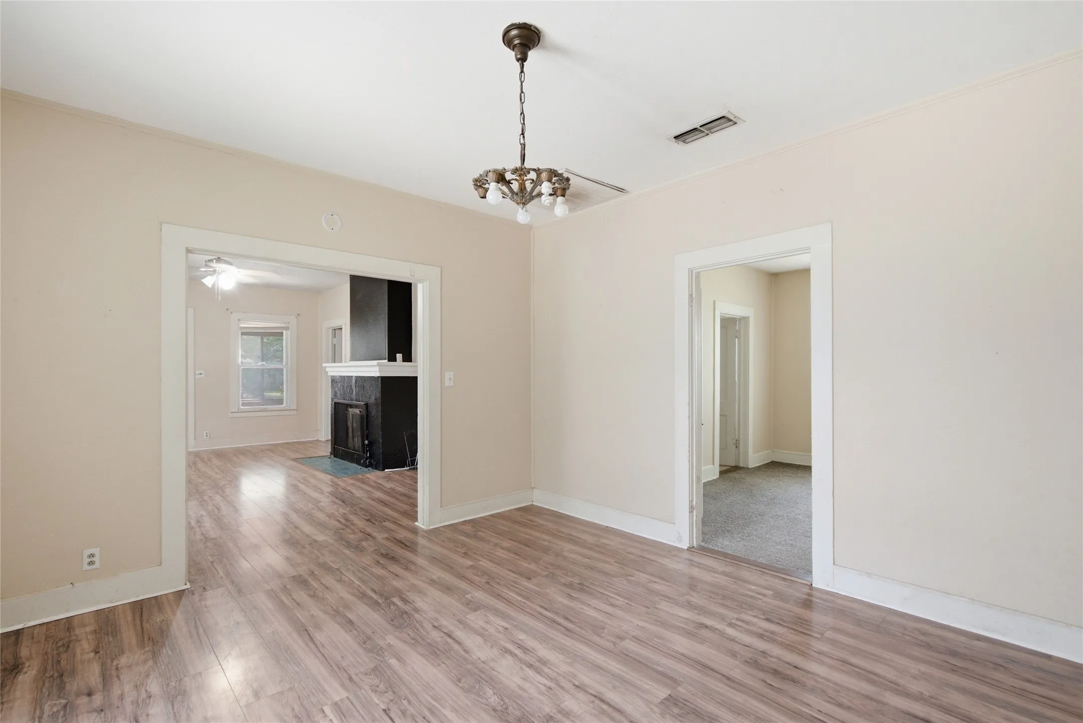 Single Family Residence For Sale in Eastland County , 1307 S Seaman Street, Eastland, Texas 76448, 3 Bedroom, 1 Bathroom, 2 Garage spaces, 1,473 Sqft, built in 1924, mls#21300441, Real Estate Agent in Eastland, Homes For Sale in Eastland county, Homes For Sale in Eastland, Realtor in Eastland Texas, Real Estate Brokerage Independent Realty Texas, Luminita Cordes Realtor