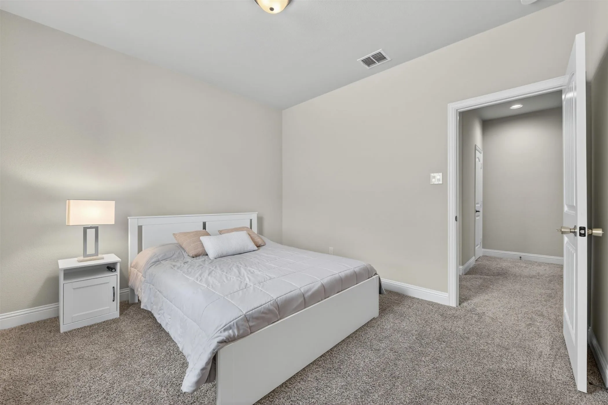 Single Family Residence For Sale in Collin County , 2213 Leonardo Court, Plano, Texas 75025, 4 Bedroom, 4 Bathroom, 2 Garage spaces, 3,224 Sqft, built in 2015, mls#21216240, Real Estate Agent in Plano, Homes For Sale in Collin county, Homes For Sale in Plano, Realtor in Plano Texas, Real Estate Brokerage Independent Realty Texas, Luminita Cordes Realtor