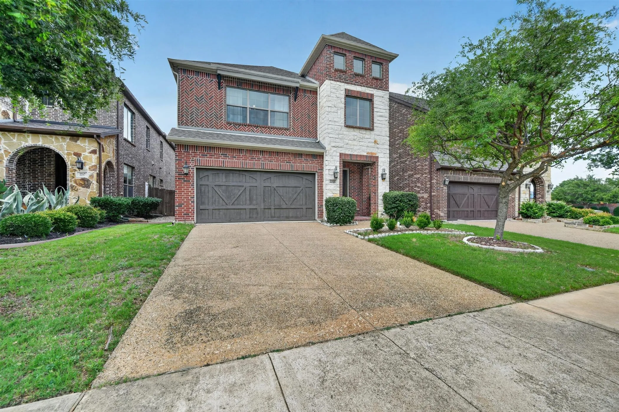 Single Family Residence For Sale in Collin County , 2213 Leonardo Court, Plano, Texas 75025, 4 Bedroom, 4 Bathroom, 2 Garage spaces, 3,224 Sqft, built in 2015, mls#21216240, Real Estate Agent in Plano, Homes For Sale in Collin county, Homes For Sale in Plano, Realtor in Plano Texas, Real Estate Brokerage Independent Realty Texas, Luminita Cordes Realtor