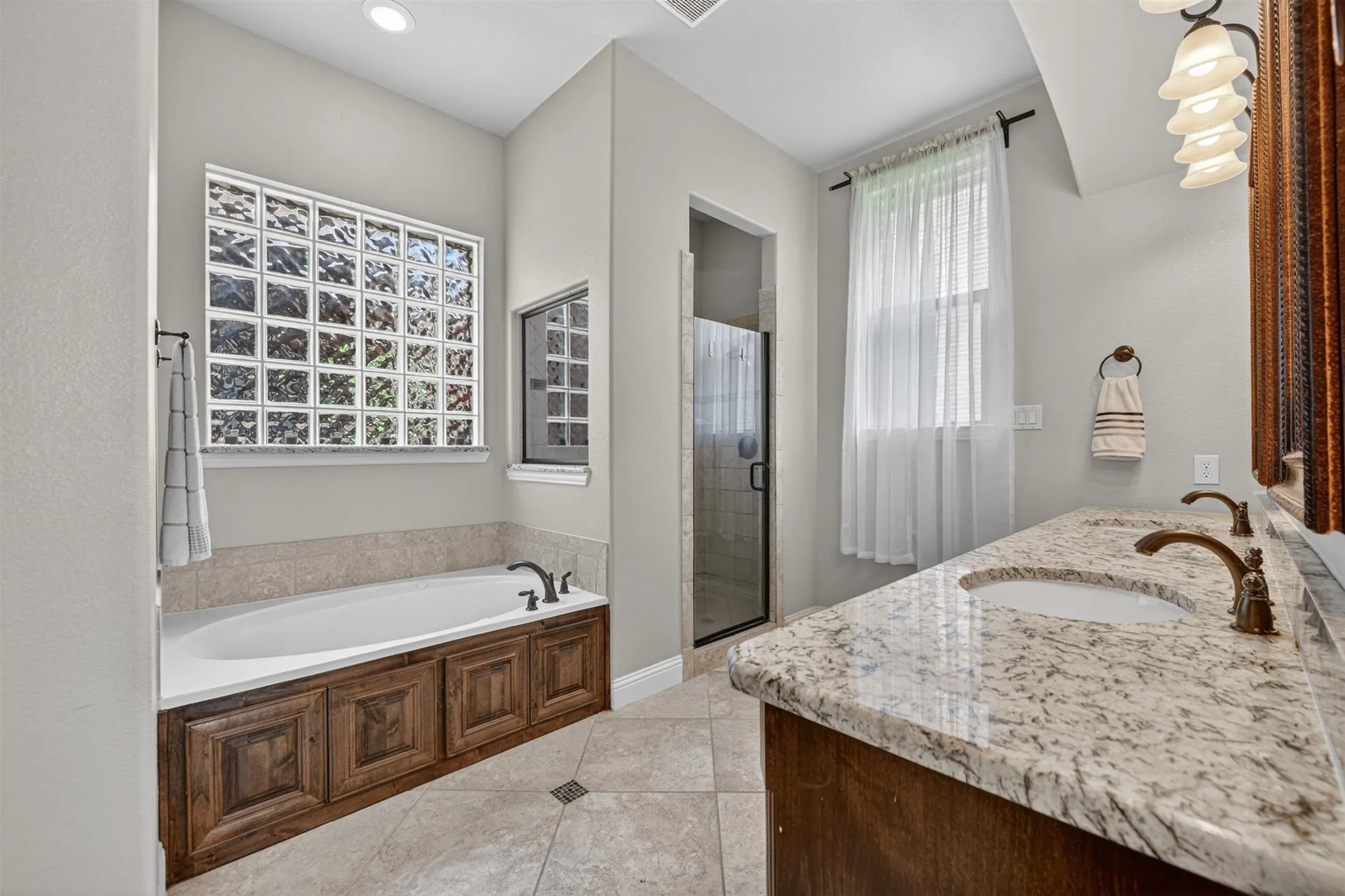 Single Family Residence For Sale in Collin County , 2213 Leonardo Court, Plano, Texas 75025, 4 Bedroom, 4 Bathroom, 2 Garage spaces, 3,224 Sqft, built in 2015, mls#21216240, Real Estate Agent in Plano, Homes For Sale in Collin county, Homes For Sale in Plano, Realtor in Plano Texas, Real Estate Brokerage Independent Realty Texas, Luminita Cordes Realtor