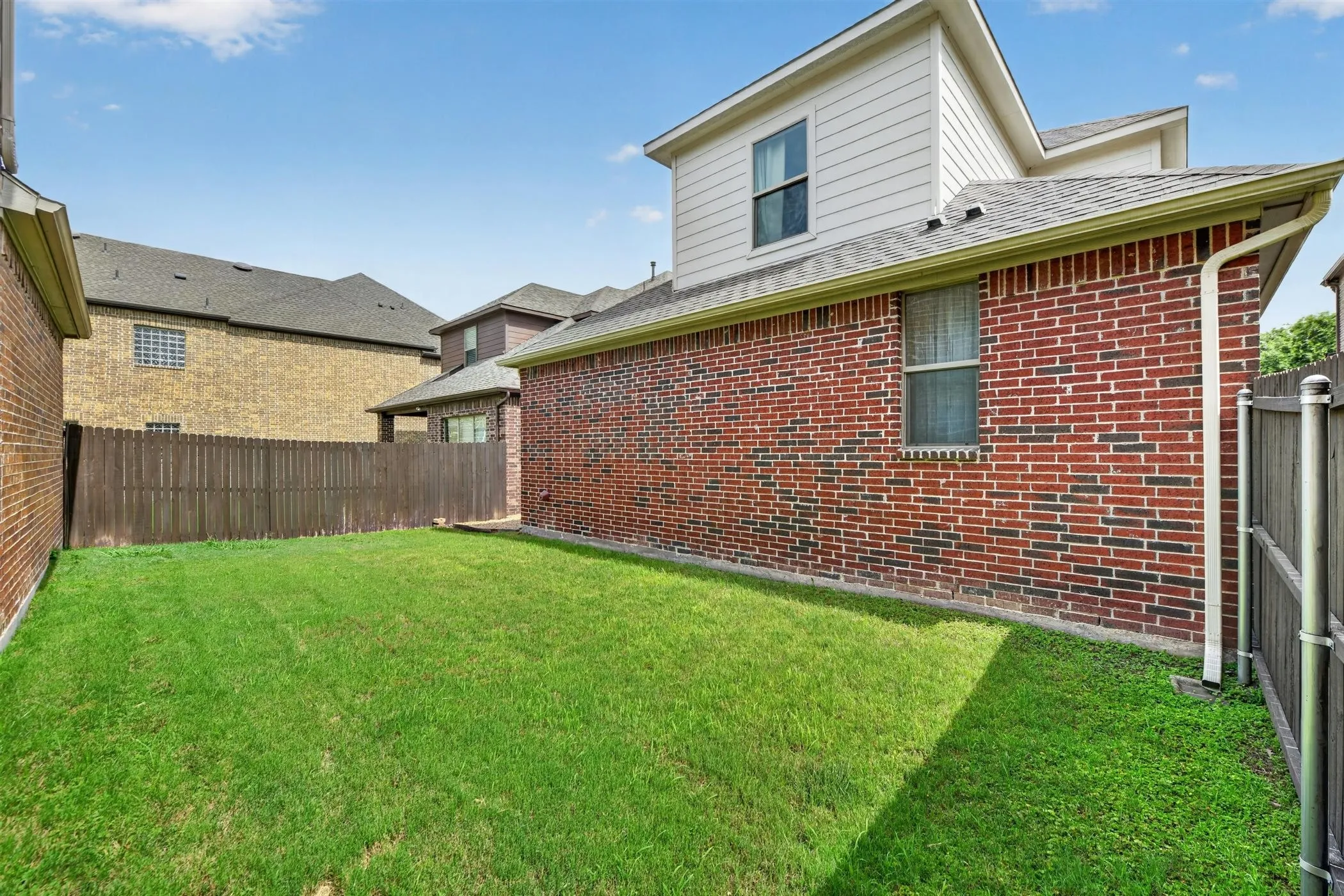 Single Family Residence For Sale in Collin County , 2213 Leonardo Court, Plano, Texas 75025, 4 Bedroom, 4 Bathroom, 2 Garage spaces, 3,224 Sqft, built in 2015, mls#21216240, Real Estate Agent in Plano, Homes For Sale in Collin county, Homes For Sale in Plano, Realtor in Plano Texas, Real Estate Brokerage Independent Realty Texas, Luminita Cordes Realtor