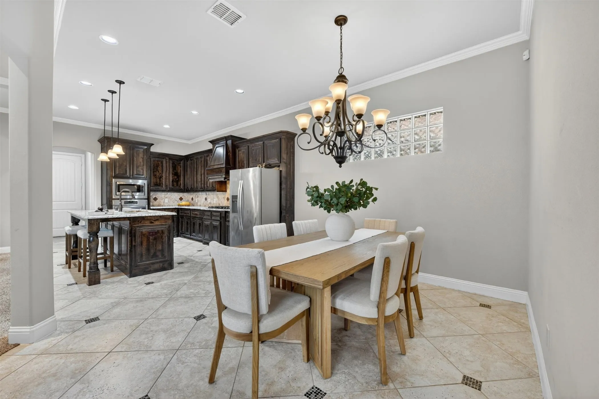 Single Family Residence For Sale in Collin County , 2213 Leonardo Court, Plano, Texas 75025, 4 Bedroom, 4 Bathroom, 2 Garage spaces, 3,224 Sqft, built in 2015, mls#21216240, Real Estate Agent in Plano, Homes For Sale in Collin county, Homes For Sale in Plano, Realtor in Plano Texas, Real Estate Brokerage Independent Realty Texas, Luminita Cordes Realtor