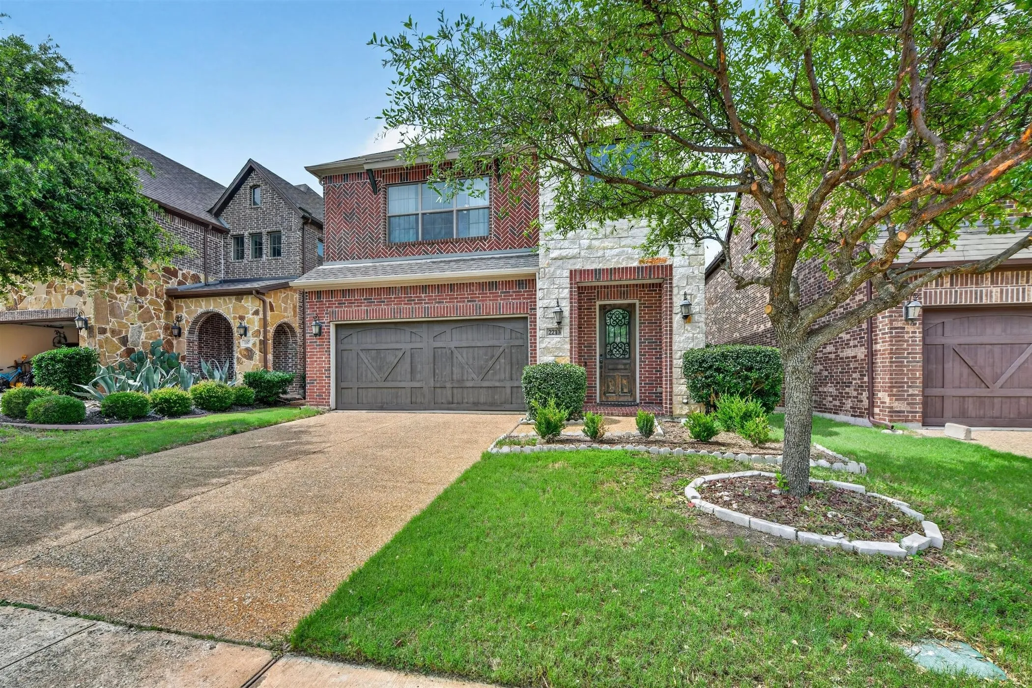 Single Family Residence For Sale in Collin County , 2213 Leonardo Court, Plano, Texas 75025, 4 Bedroom, 4 Bathroom, 2 Garage spaces, 3,224 Sqft, built in 2015, mls#21216240, Real Estate Agent in Plano, Homes For Sale in Collin county, Homes For Sale in Plano, Realtor in Plano Texas, Real Estate Brokerage Independent Realty Texas, Luminita Cordes Realtor