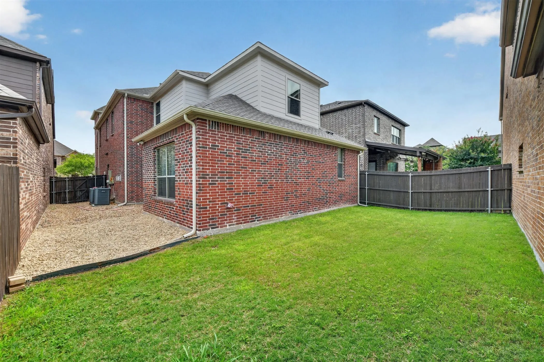 Single Family Residence For Sale in Collin County , 2213 Leonardo Court, Plano, Texas 75025, 4 Bedroom, 4 Bathroom, 2 Garage spaces, 3,224 Sqft, built in 2015, mls#21216240, Real Estate Agent in Plano, Homes For Sale in Collin county, Homes For Sale in Plano, Realtor in Plano Texas, Real Estate Brokerage Independent Realty Texas, Luminita Cordes Realtor